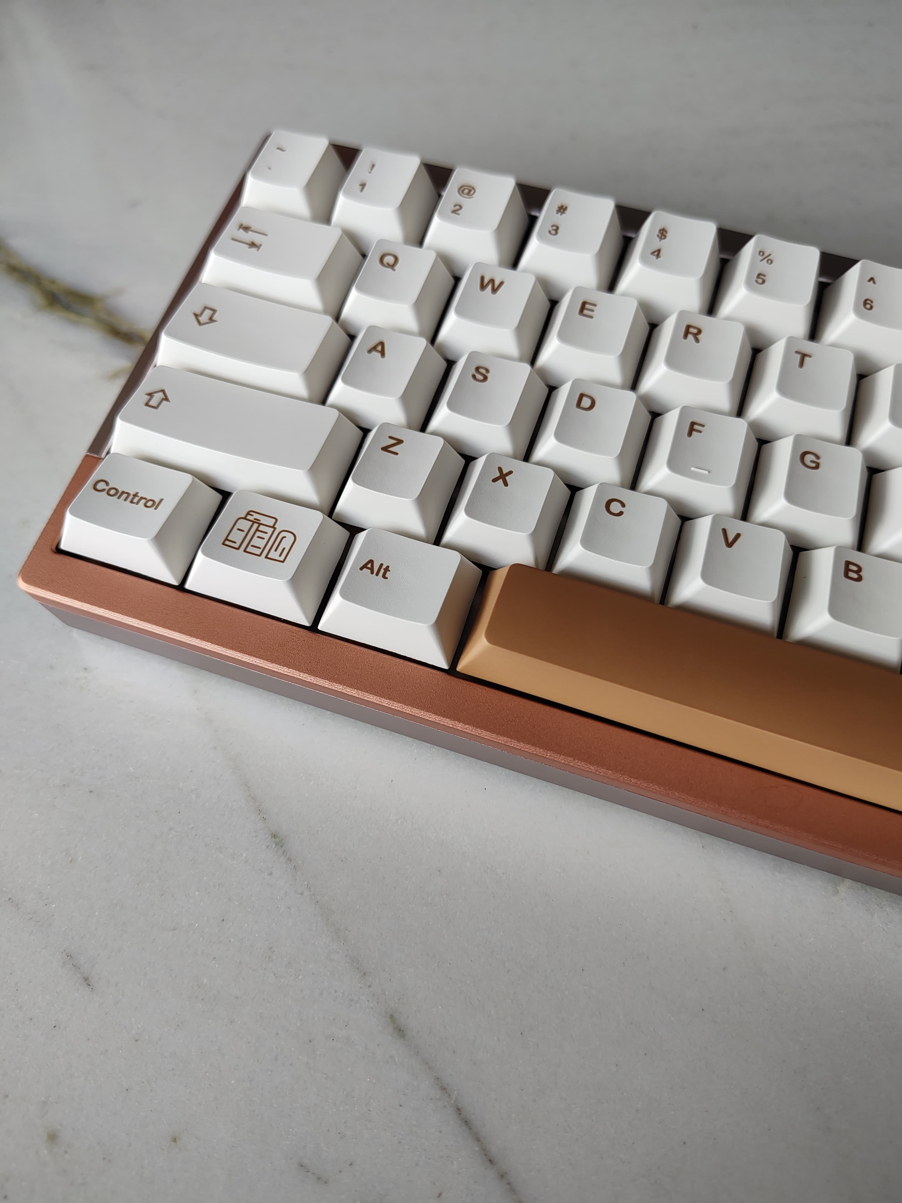 LM65 V3 - A 65% screwless, simple silicone mount and plateless option image 11