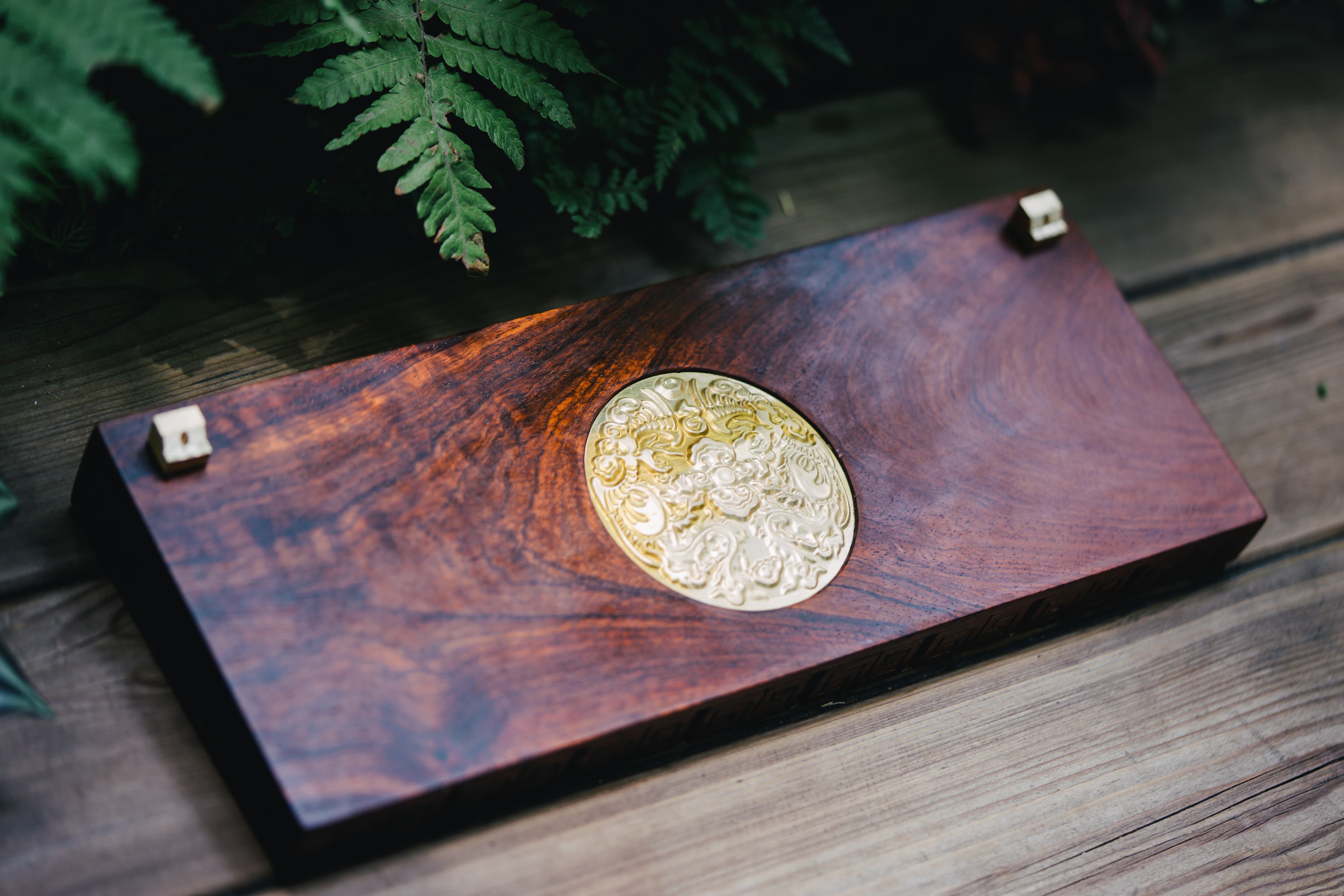 Imperial Hue - a 60% Break Wood case (GB closed) image 2