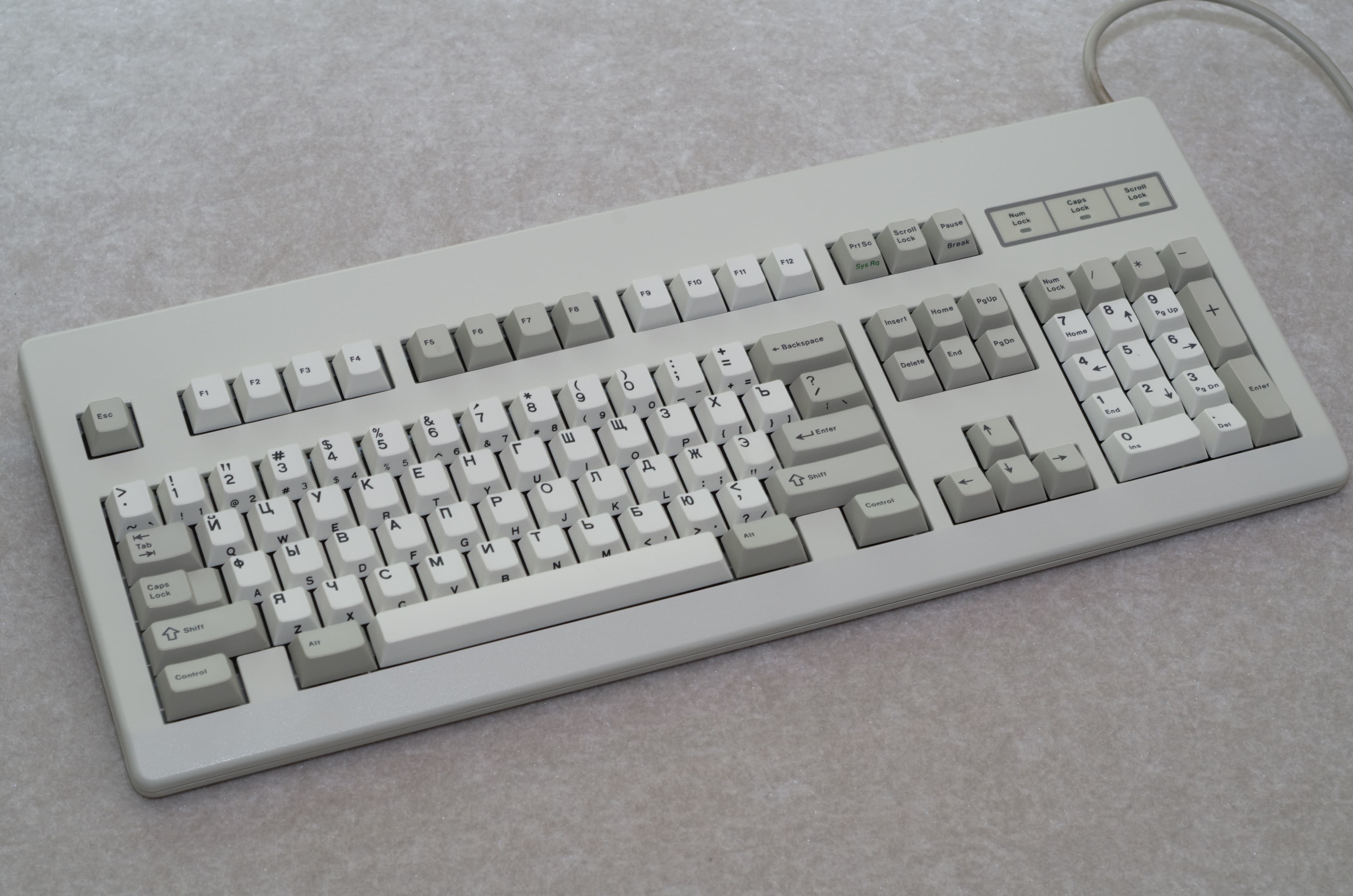 GMK Cyrillic WoB and Beige | GB May 1st image 10