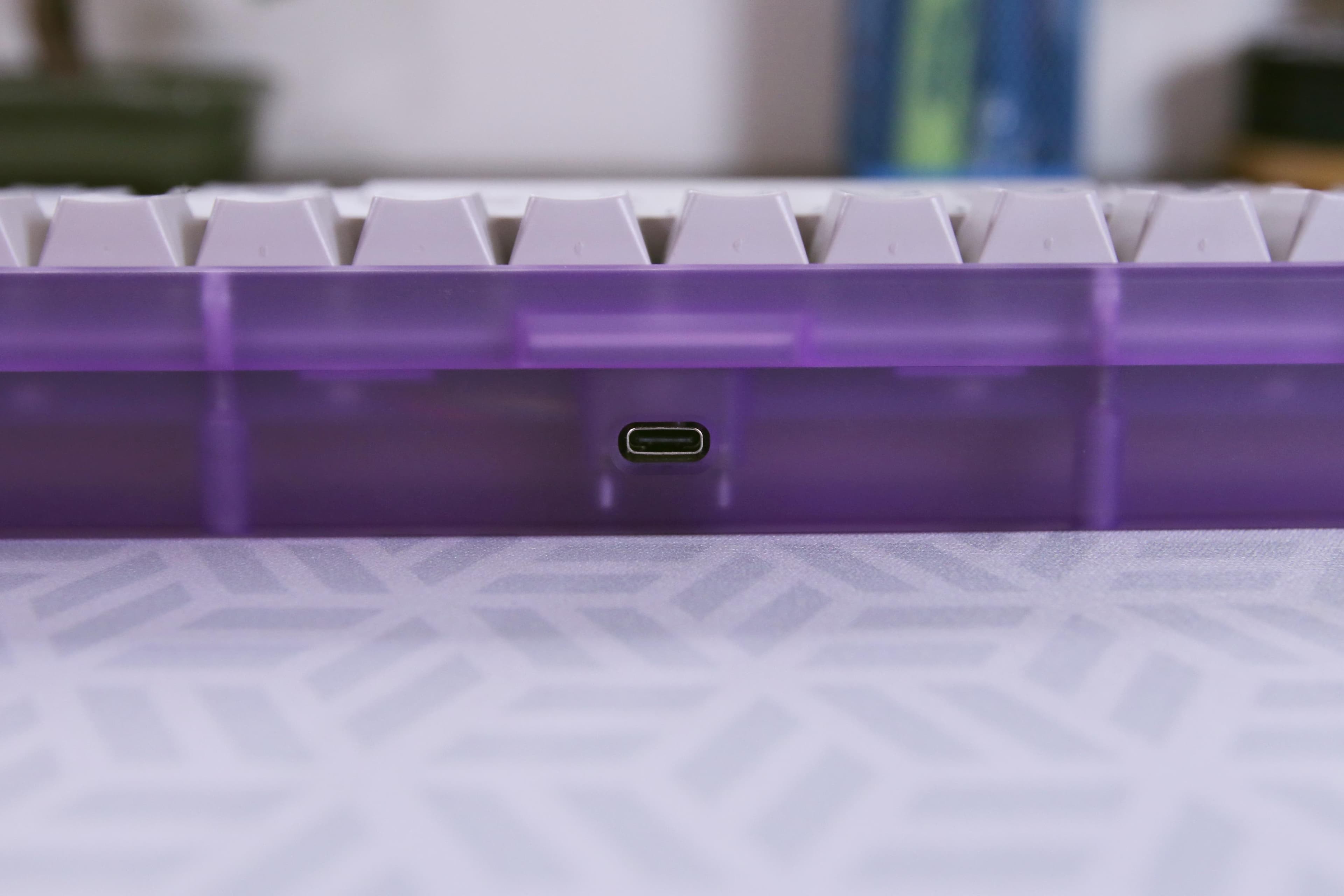 Squishee65 - an o-ring isolation mount 65% keyboard image 4