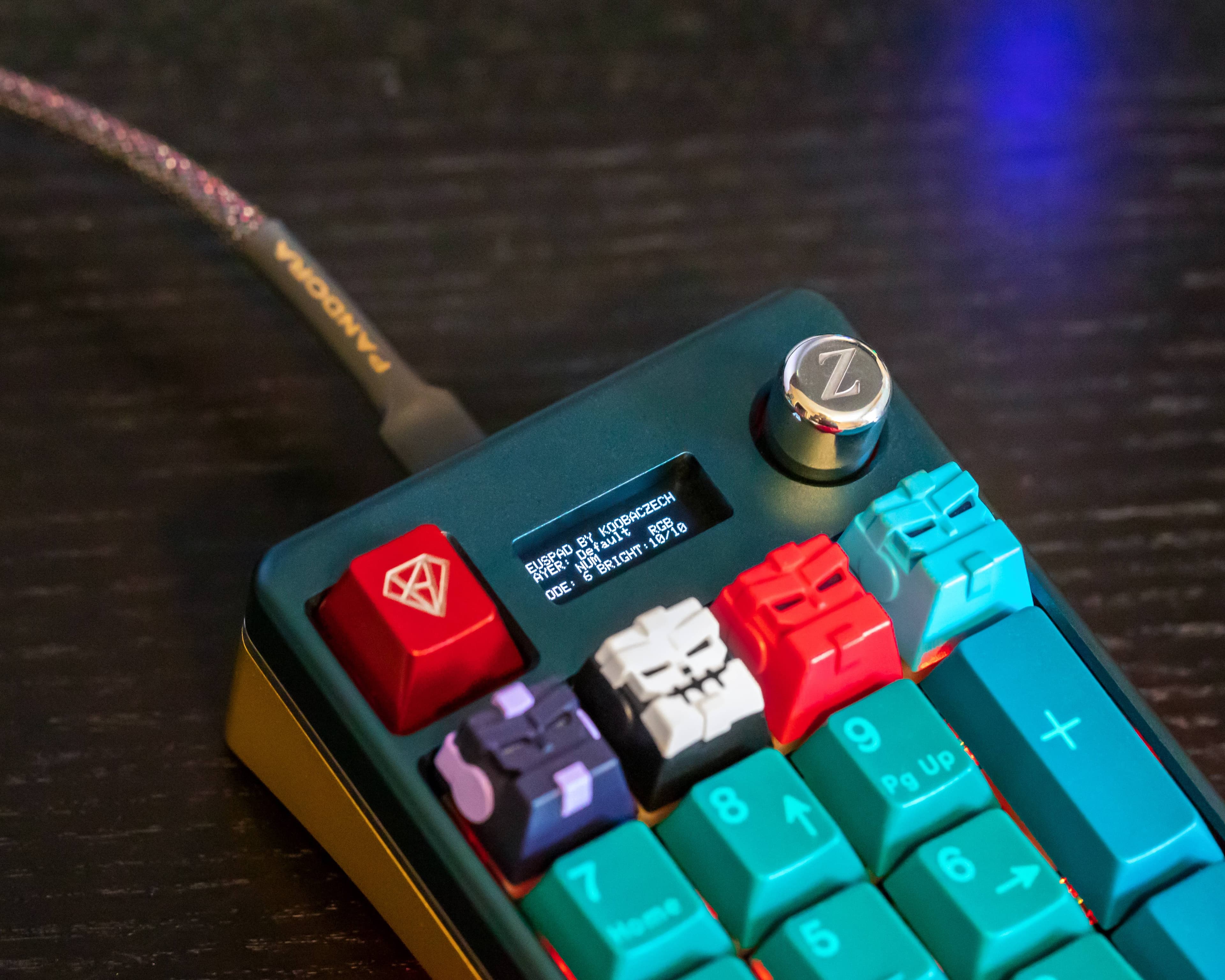 ZEUS Wireless TKL - New Badge and Deskmat Collab! image 18