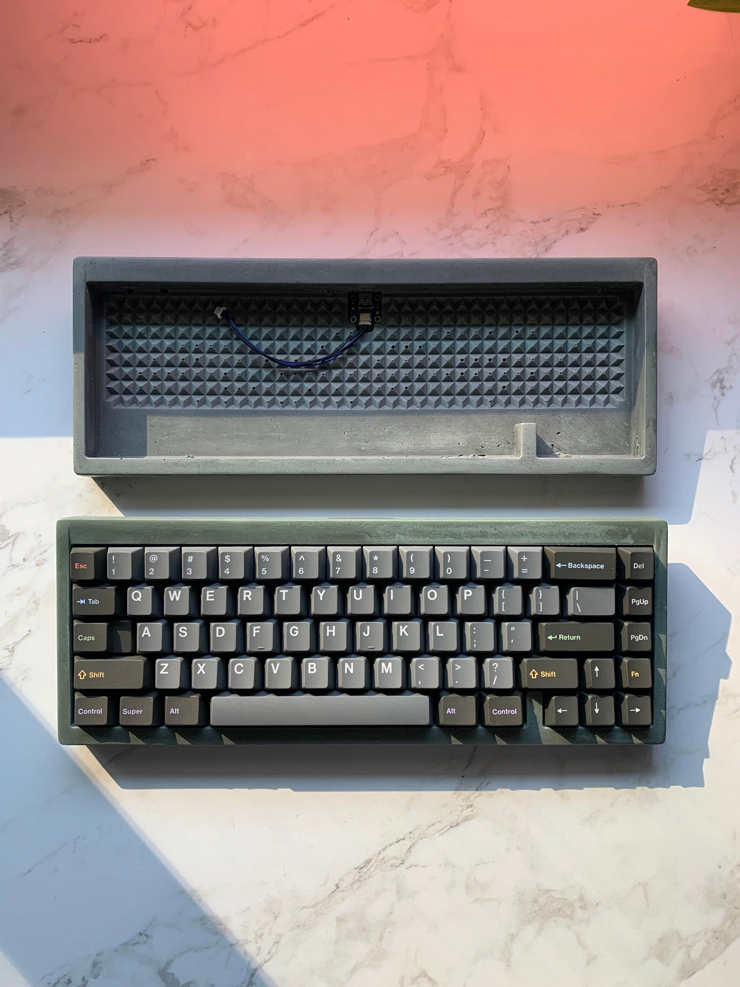 Titus65 - Gummy O-Ring Mounted Concrete Keyboard image 14