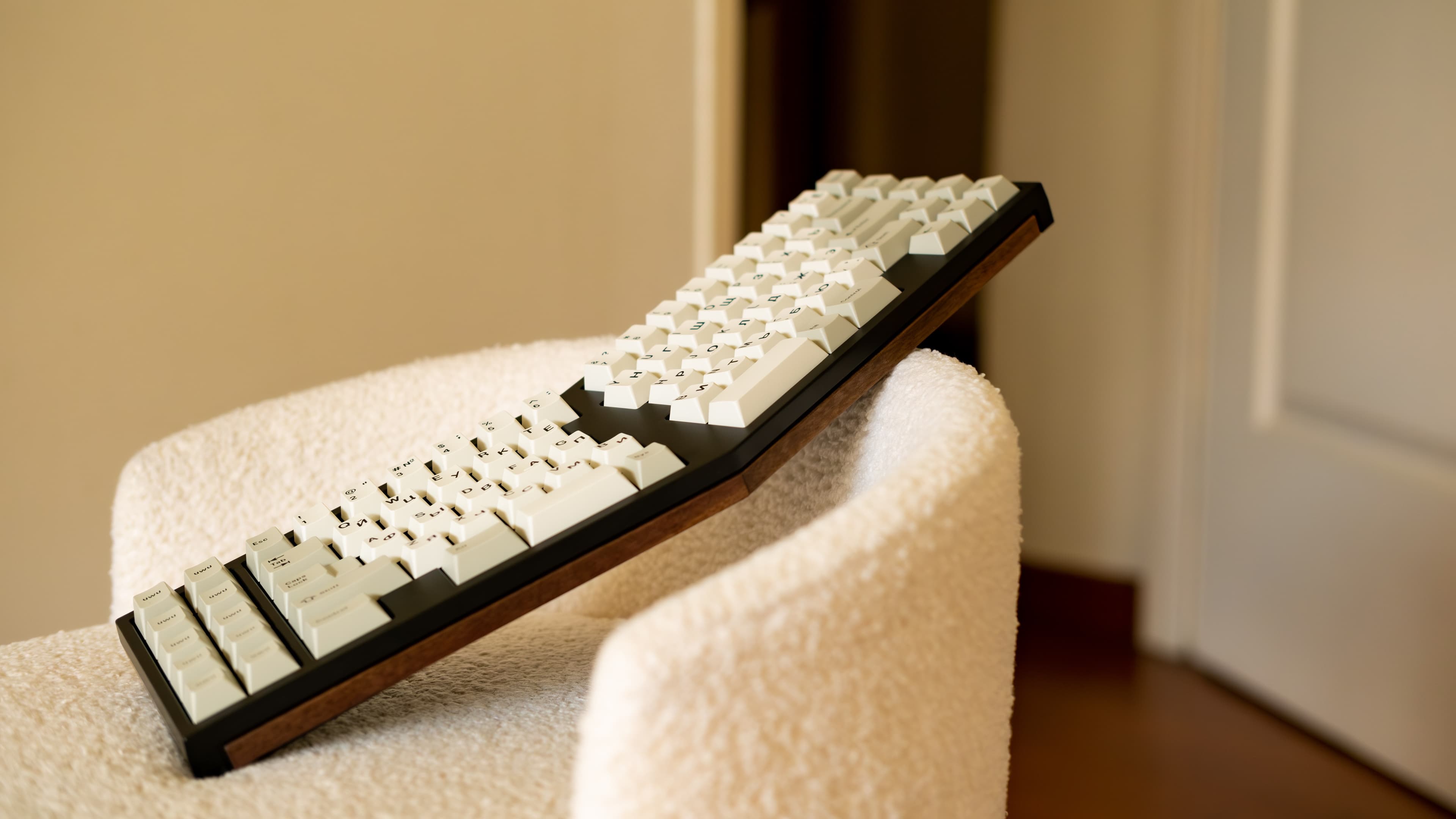 Arc - An Ergonomic 65% with Macros (GB LIVE) image 12