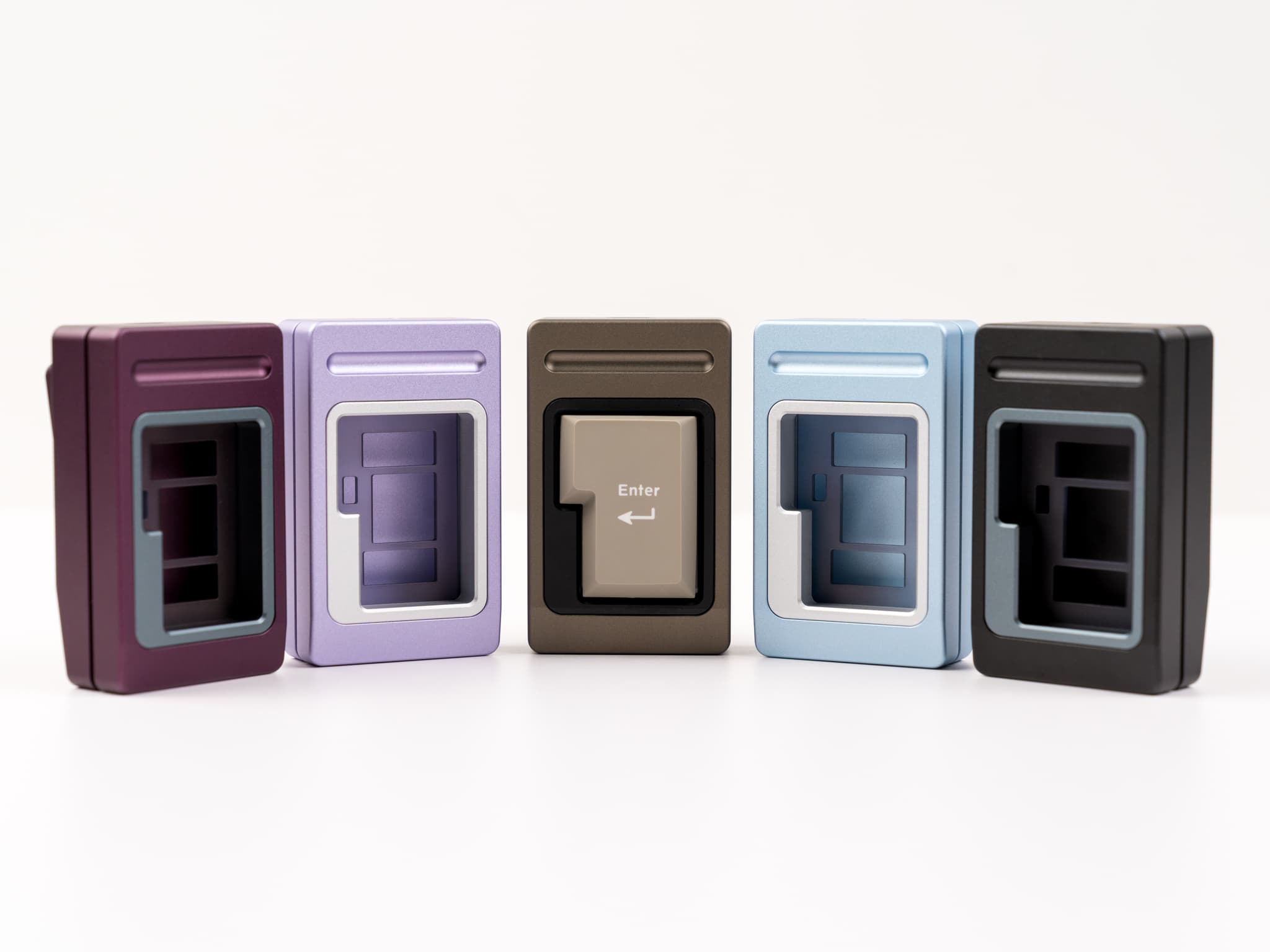 is0GR by AKB image 3