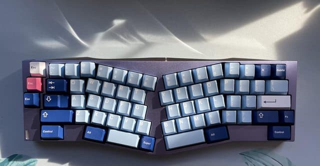 Alyssia - A thin bezel, dual mount Alice style keyboard - Updates 10/25/23 image 7