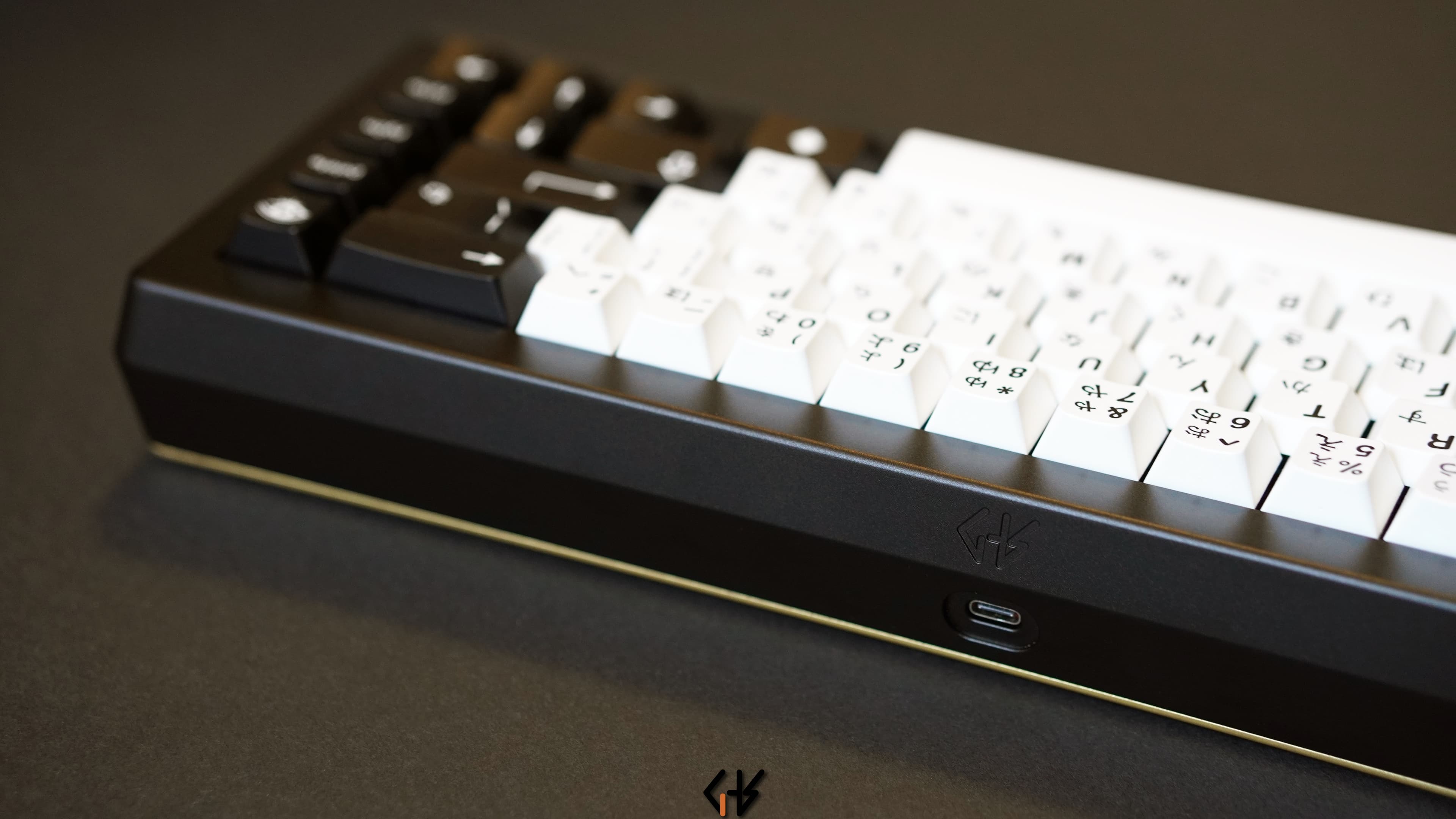 GHS.JEM - A screwless seamless 65% keyboard image 12