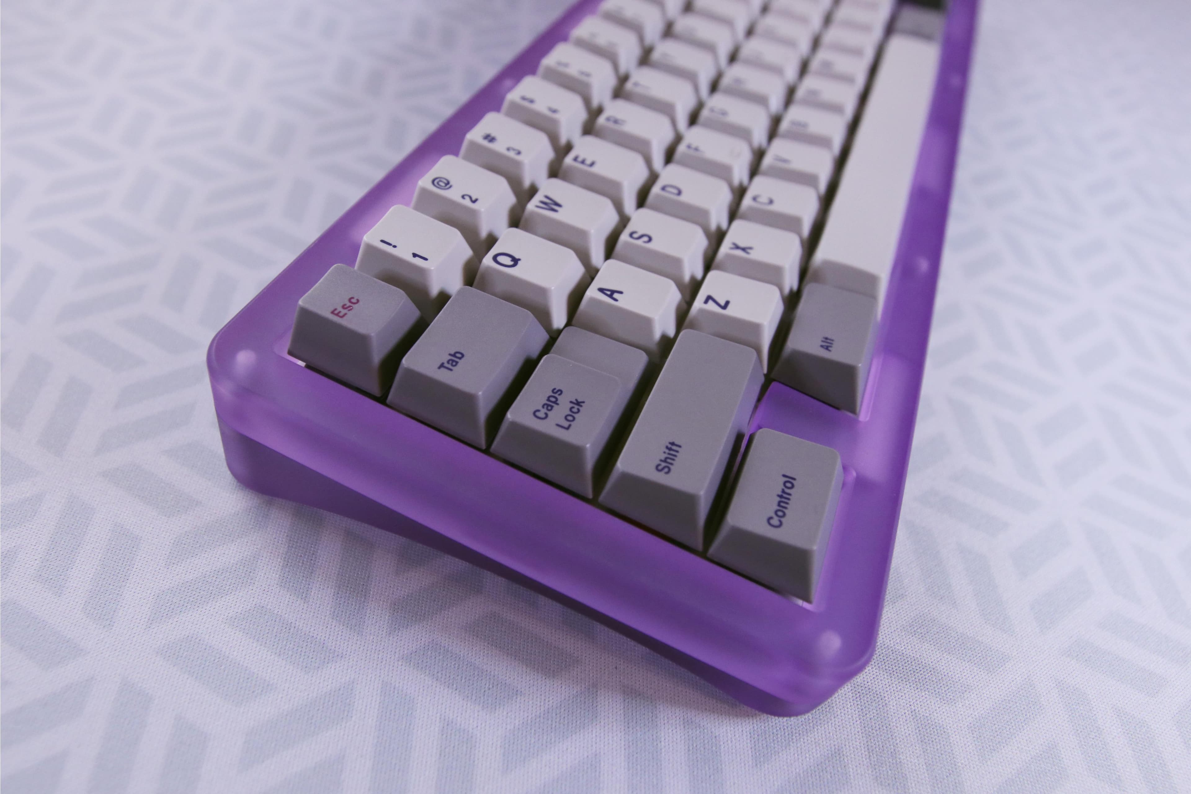 Squishee65 - an o-ring isolation mount 65% keyboard image 9