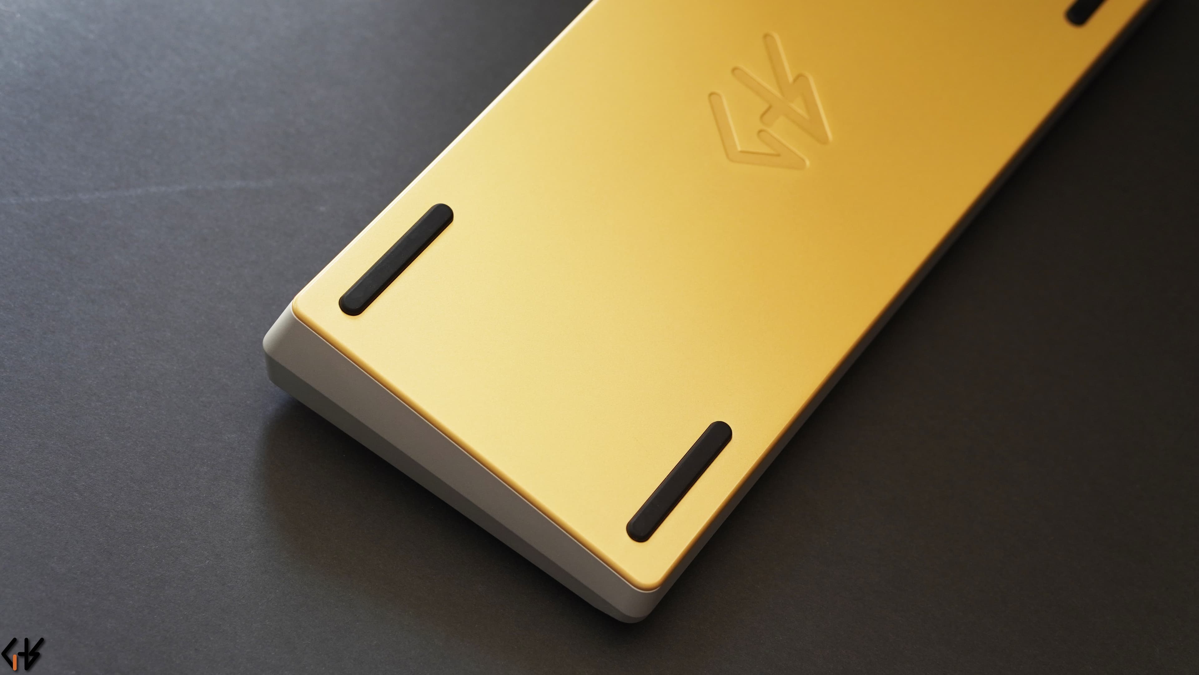 GHS.JEM - A screwless seamless 65% keyboard image 5