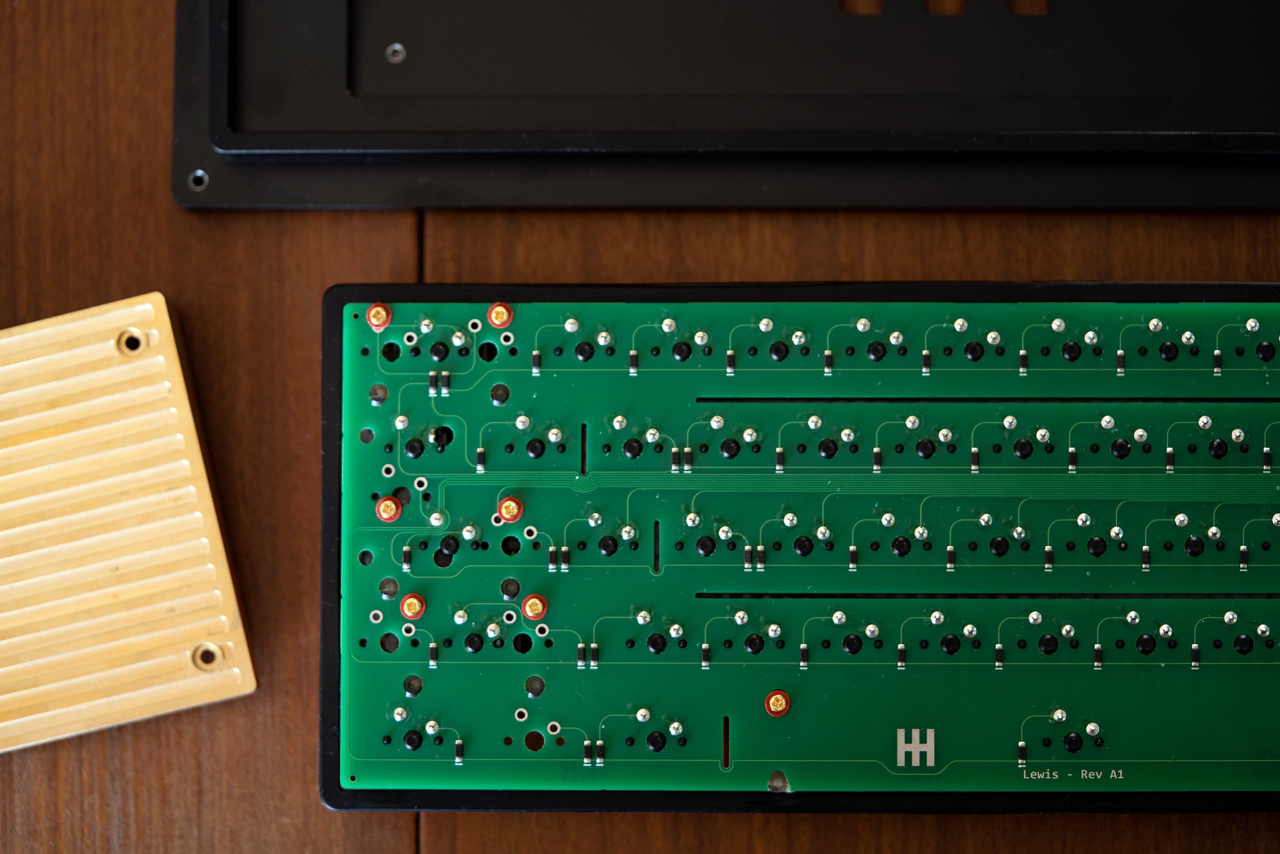 Lewis, 60% isolation mount|Glam shots added image 35