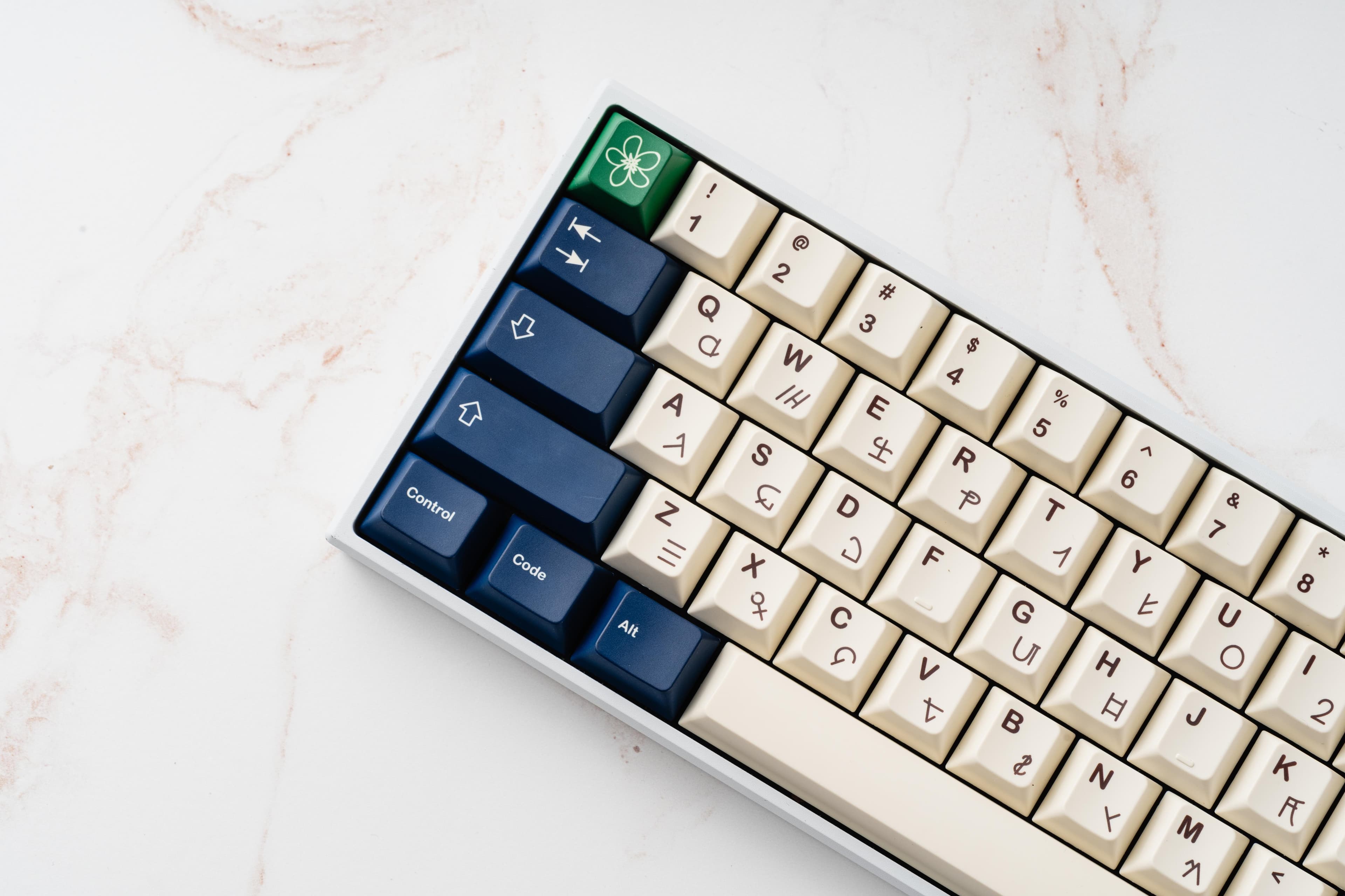 KCH (Keyreative) War Maiden -- Deskmat collab added.