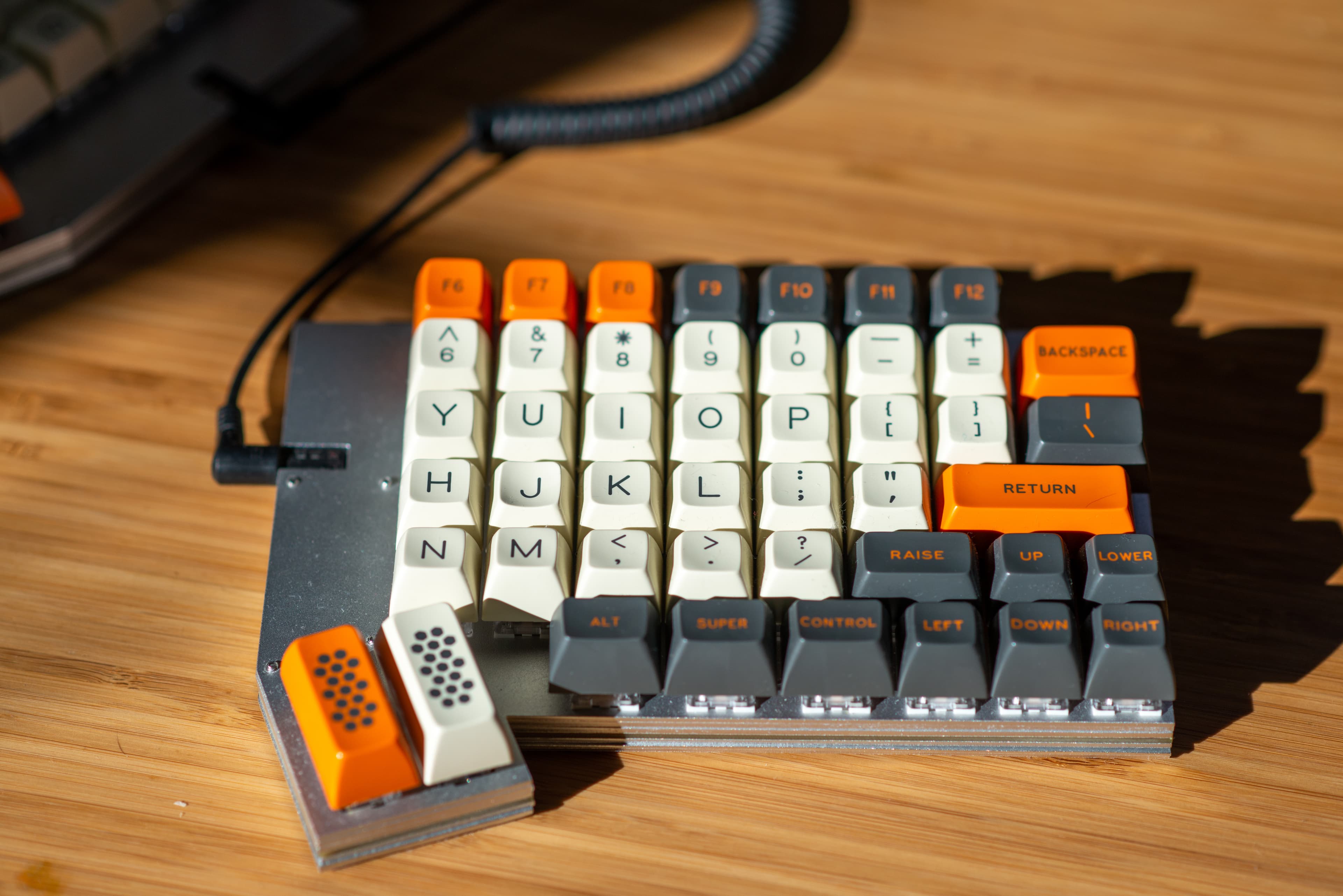Orthograph - 75% split keeb with hot-swap sockets & RGB image 8