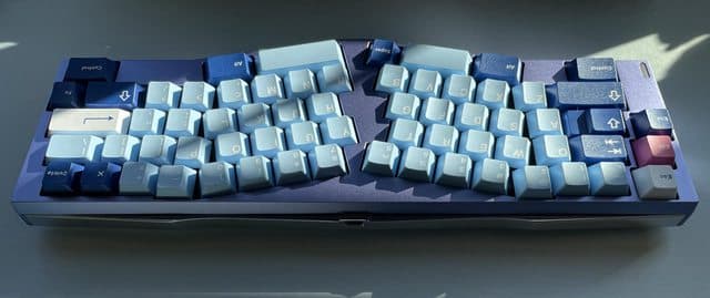 Alyssia - A thin bezel, dual mount Alice style keyboard - Updates 10/25/23 image 12