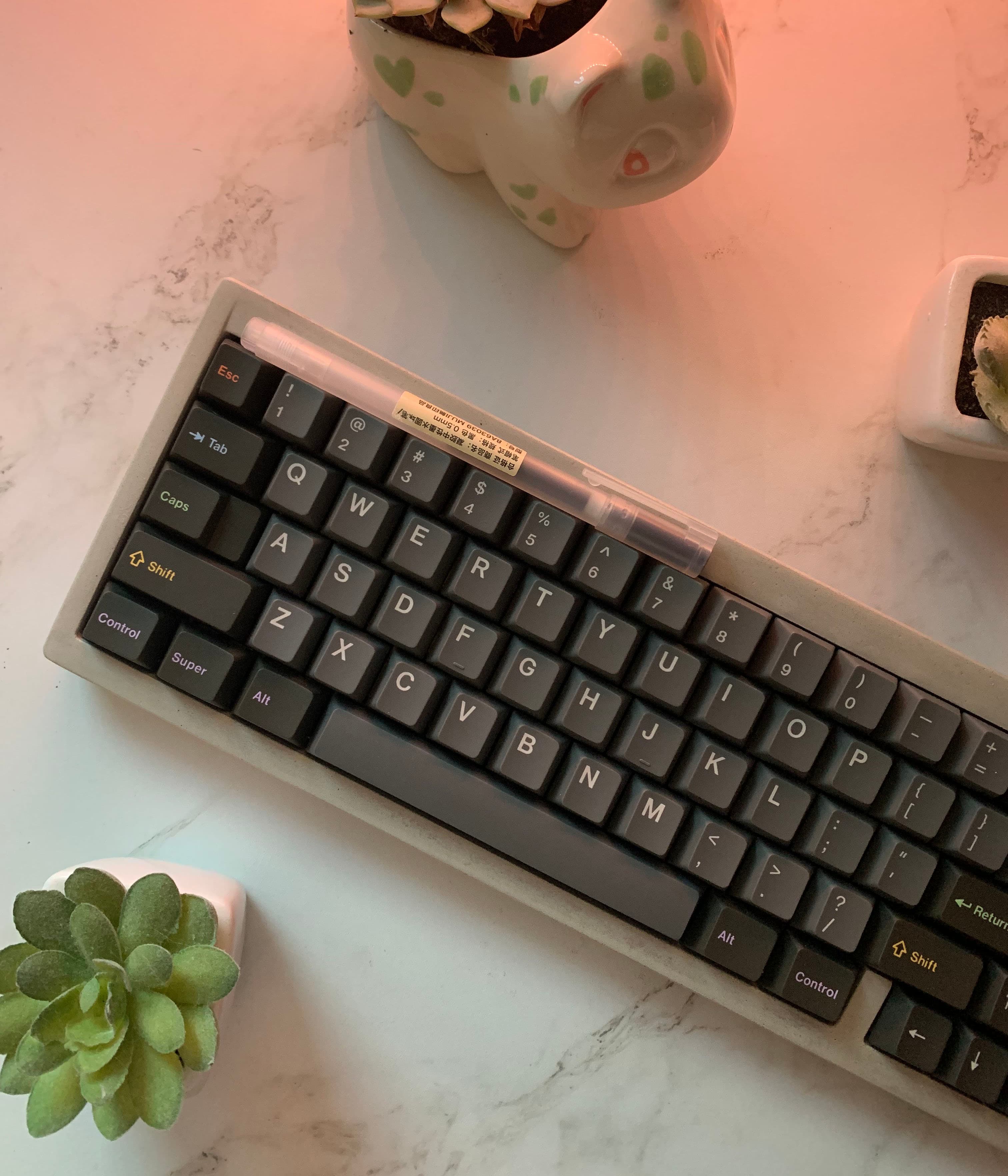 Titus65 - Gummy O-Ring Mounted Concrete Keyboard image 3