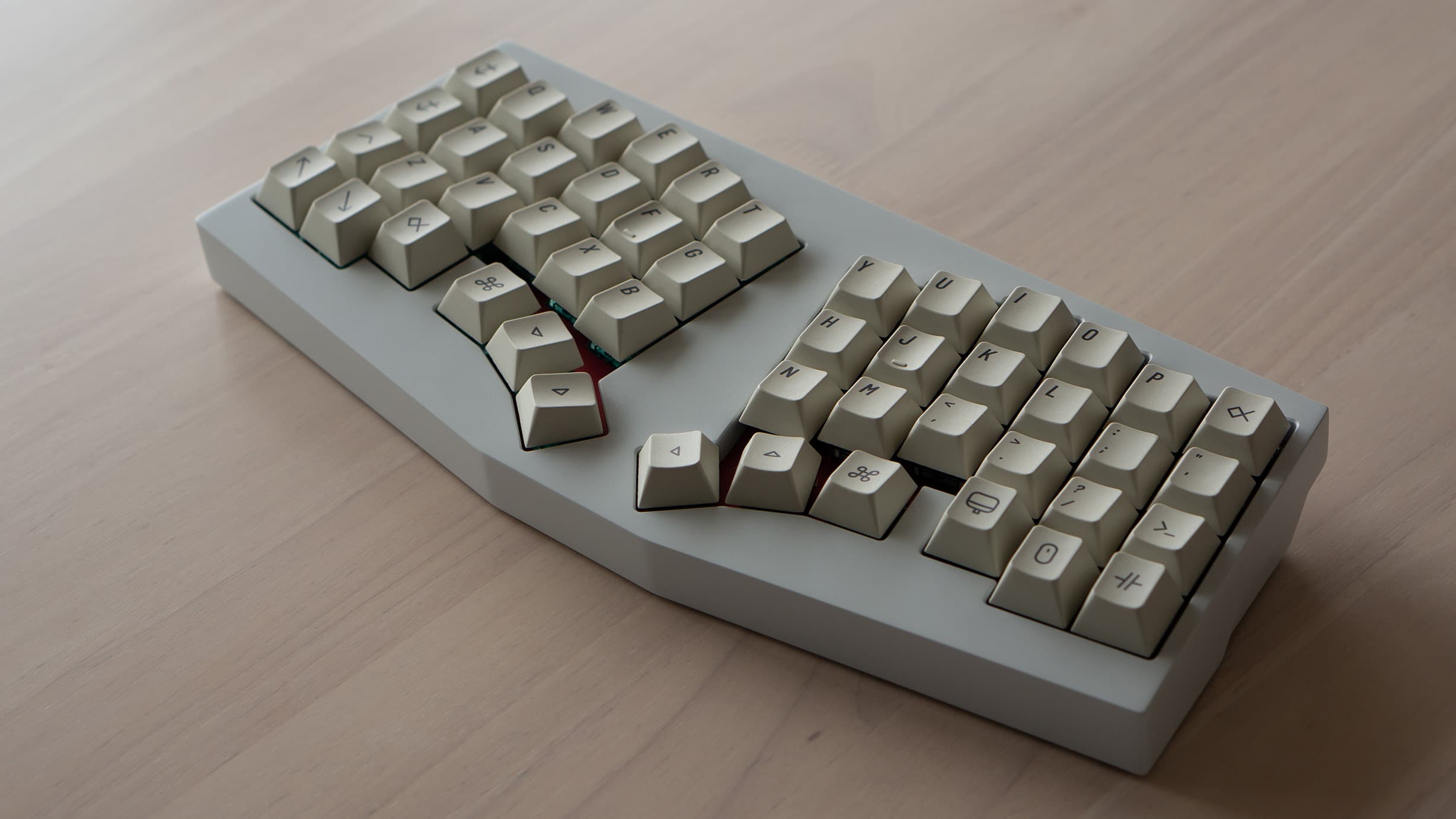 Cornelius - Gasket mounted 40% column staggered keyboard image 10