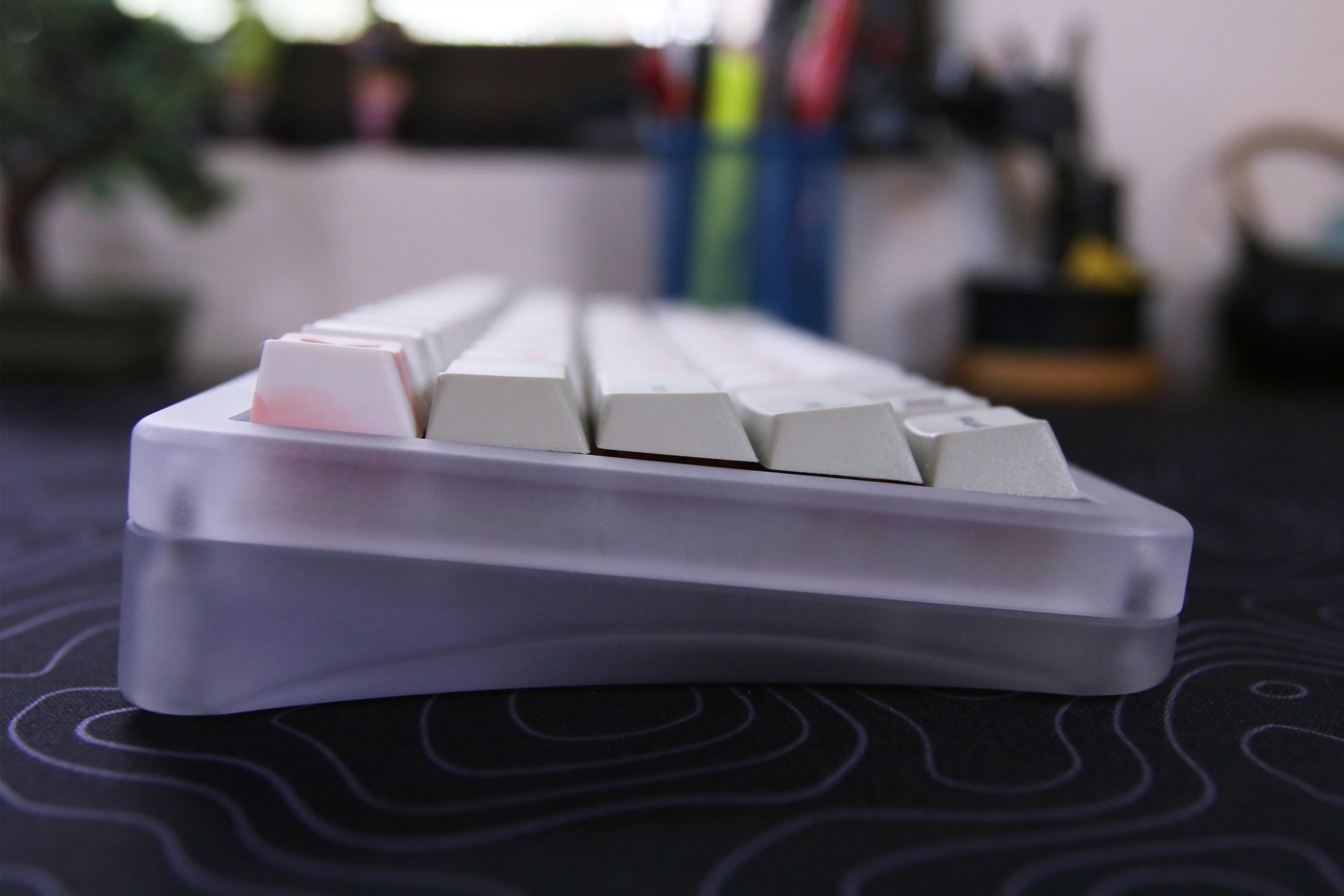 Squishee65 - an o-ring isolation mount 65% keyboard image 8