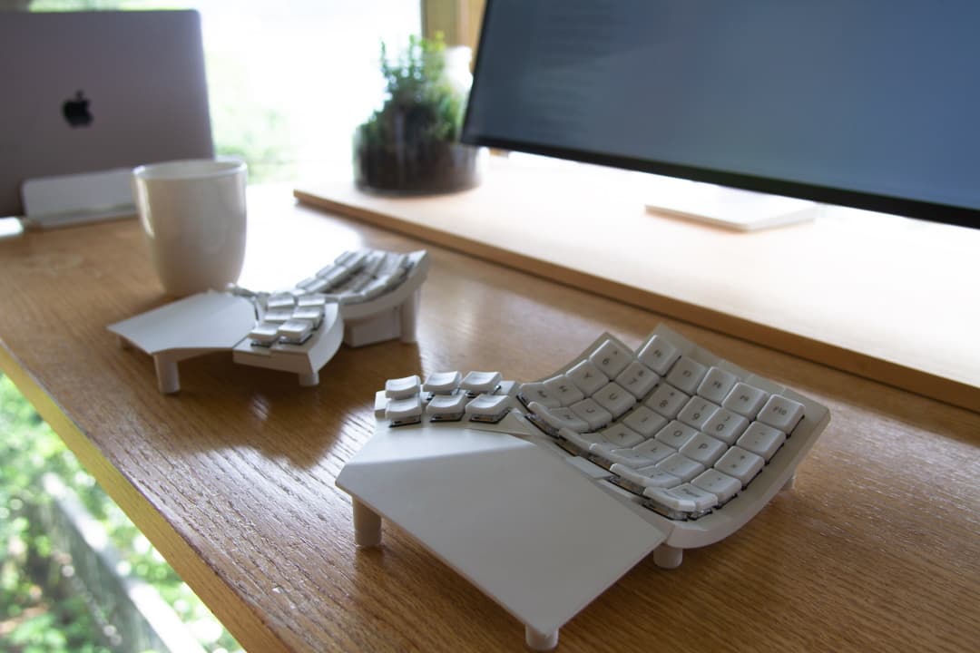 Glove80 Split Contoured Wireless Keyboard [UPDATE: Kickstarter Ending]