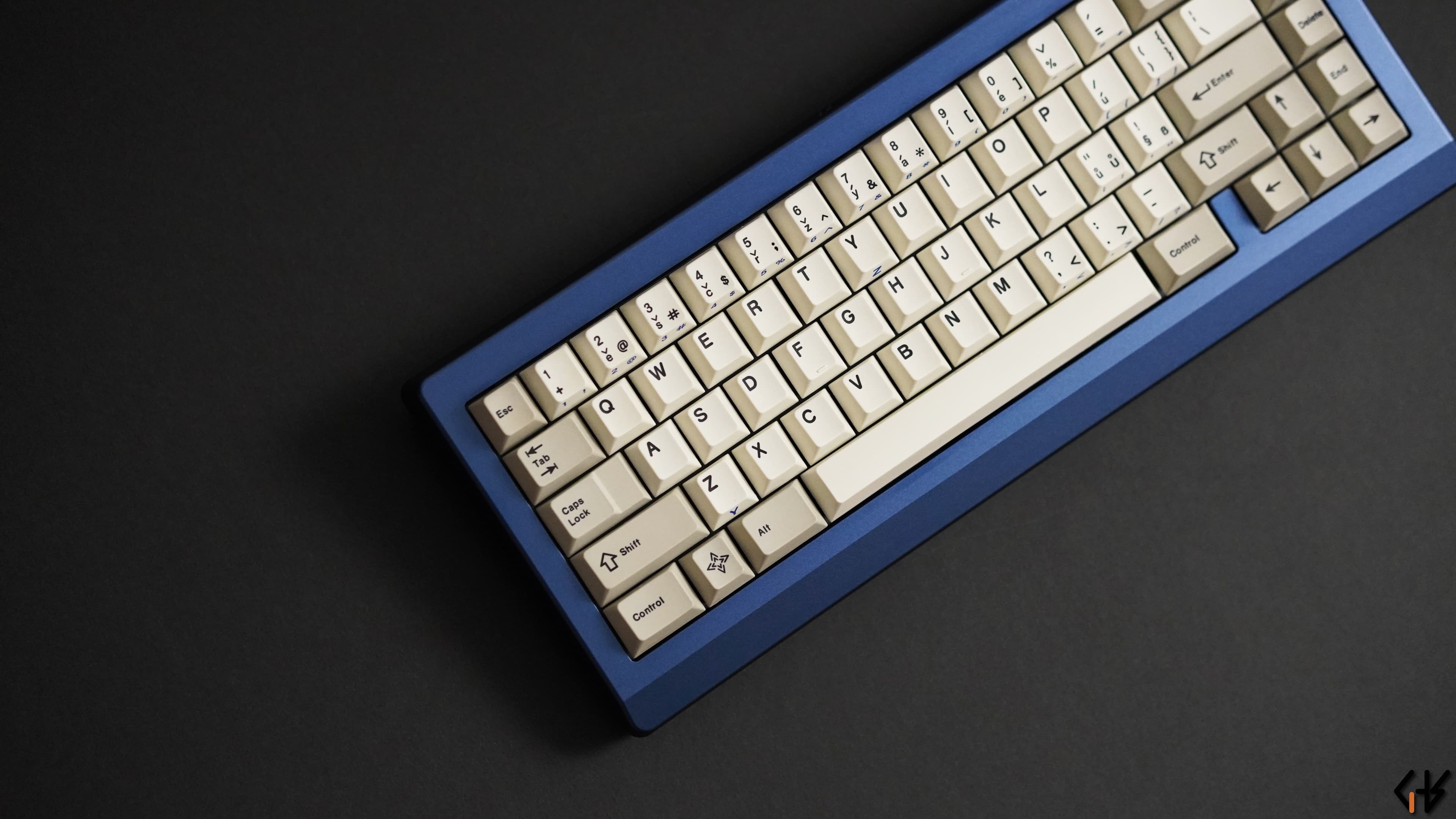 GHS.JEM - A screwless seamless 65% keyboard image 6