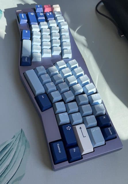 Alyssia - A thin bezel, dual mount Alice style keyboard - Updates 10/25/23 image 9