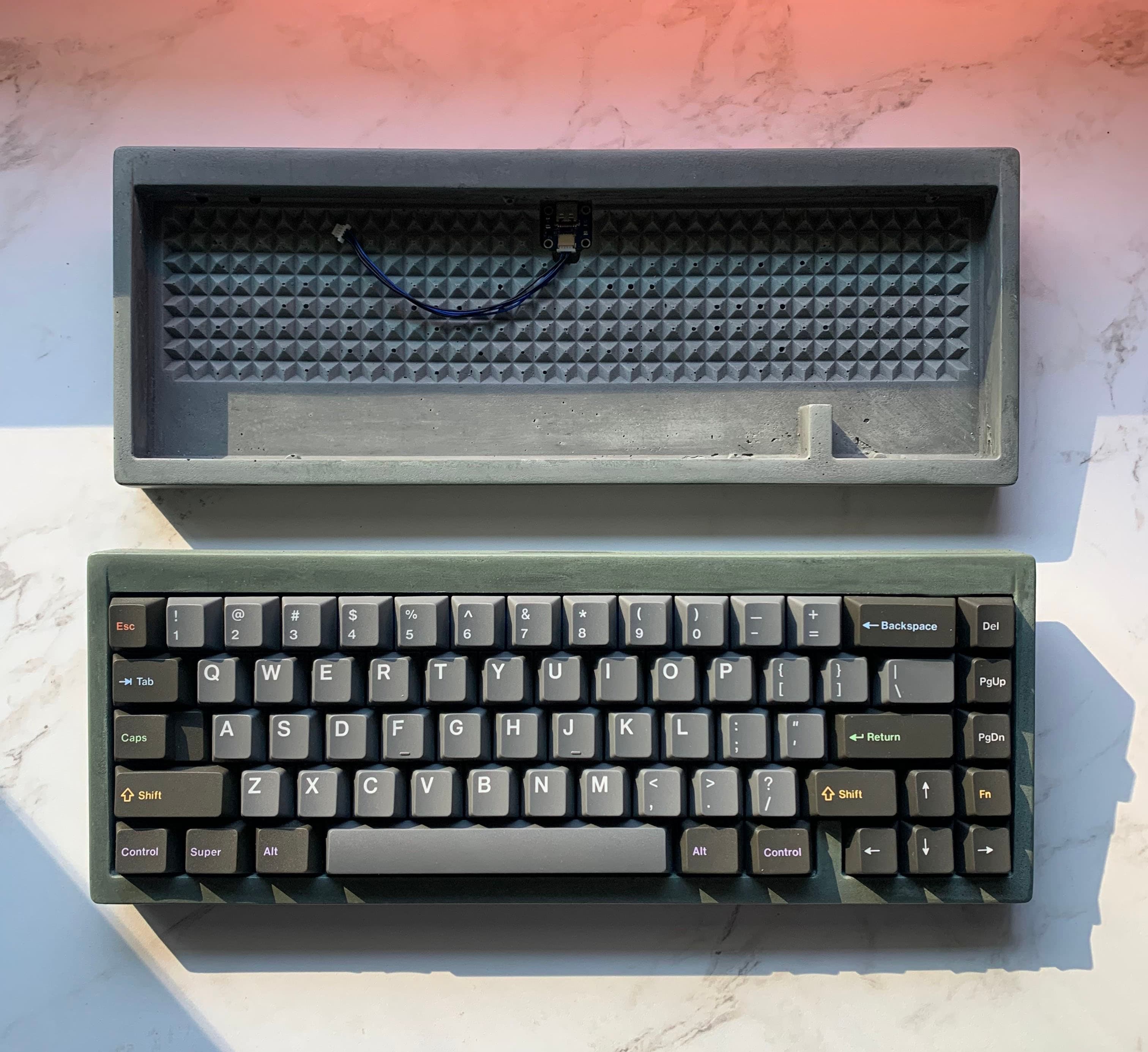 Titus65 - Gummy O-Ring Mounted Concrete Keyboard image 4