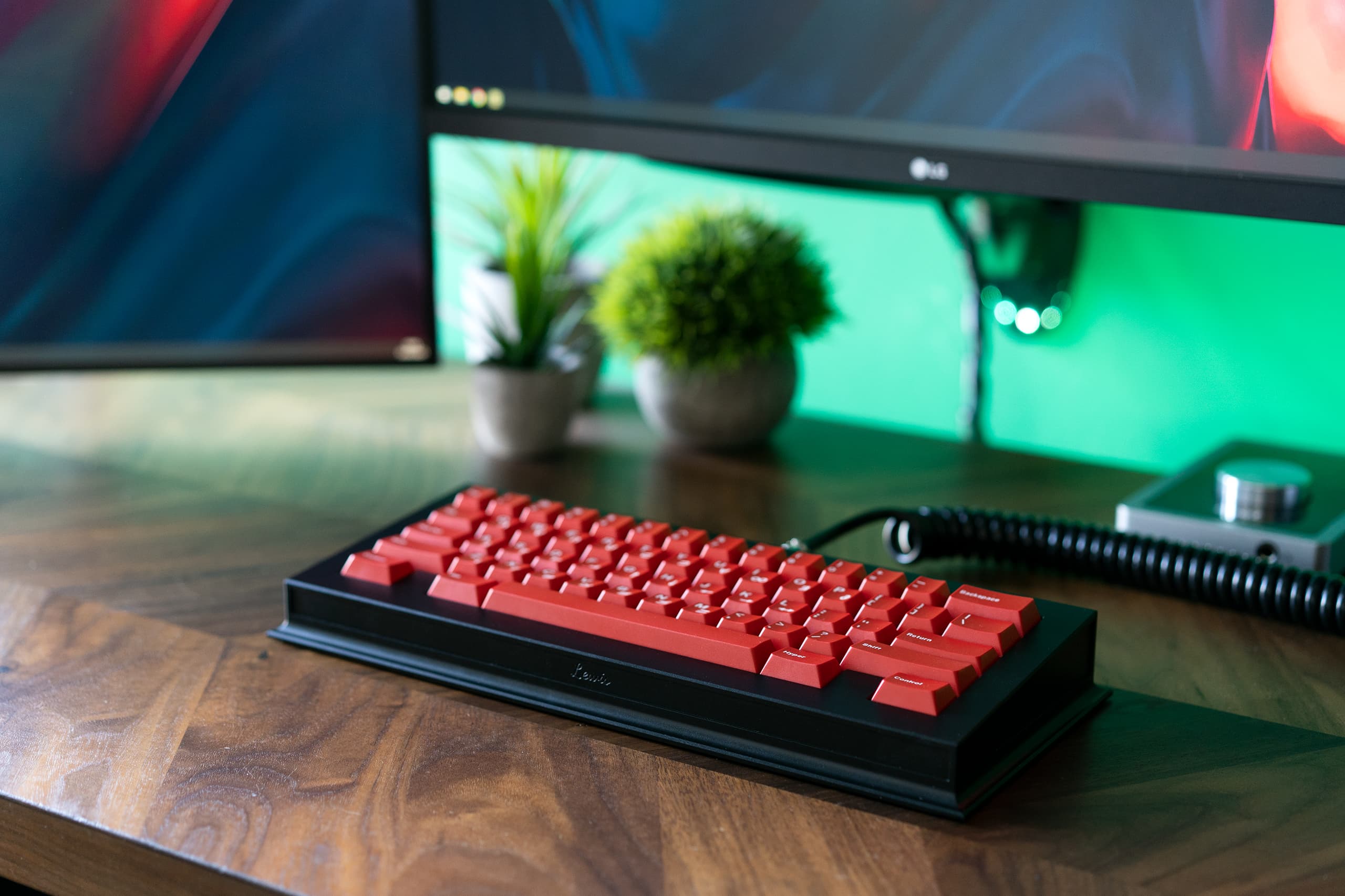 Lewis, 60% isolation mount|Glam shots added image 25