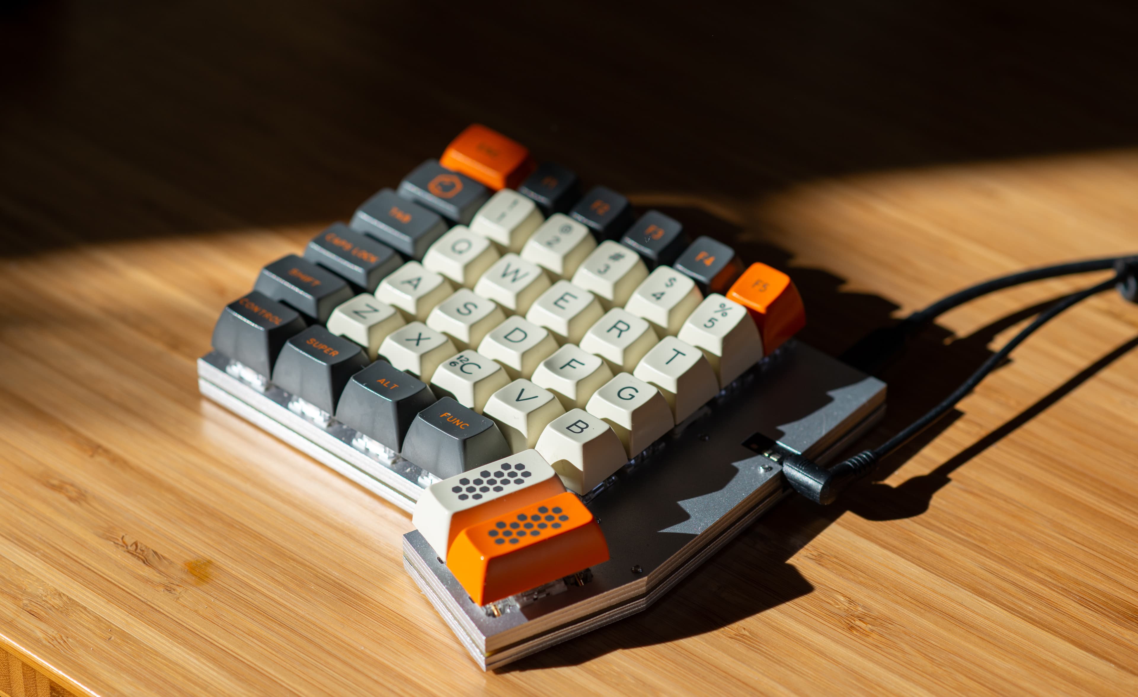 Orthograph - 75% split keeb with hot-swap sockets & RGB image 7