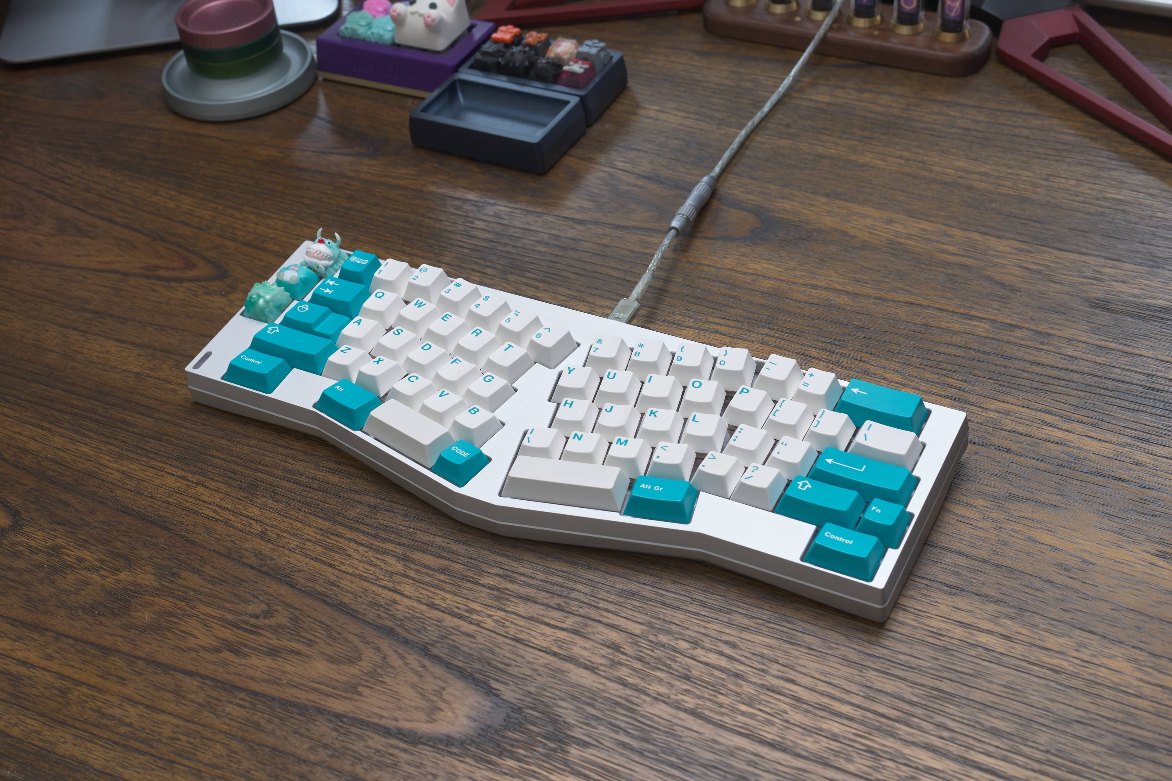 Alyssia - A thin bezel, dual mount Alice style keyboard - Updates 10/25/23 image 24