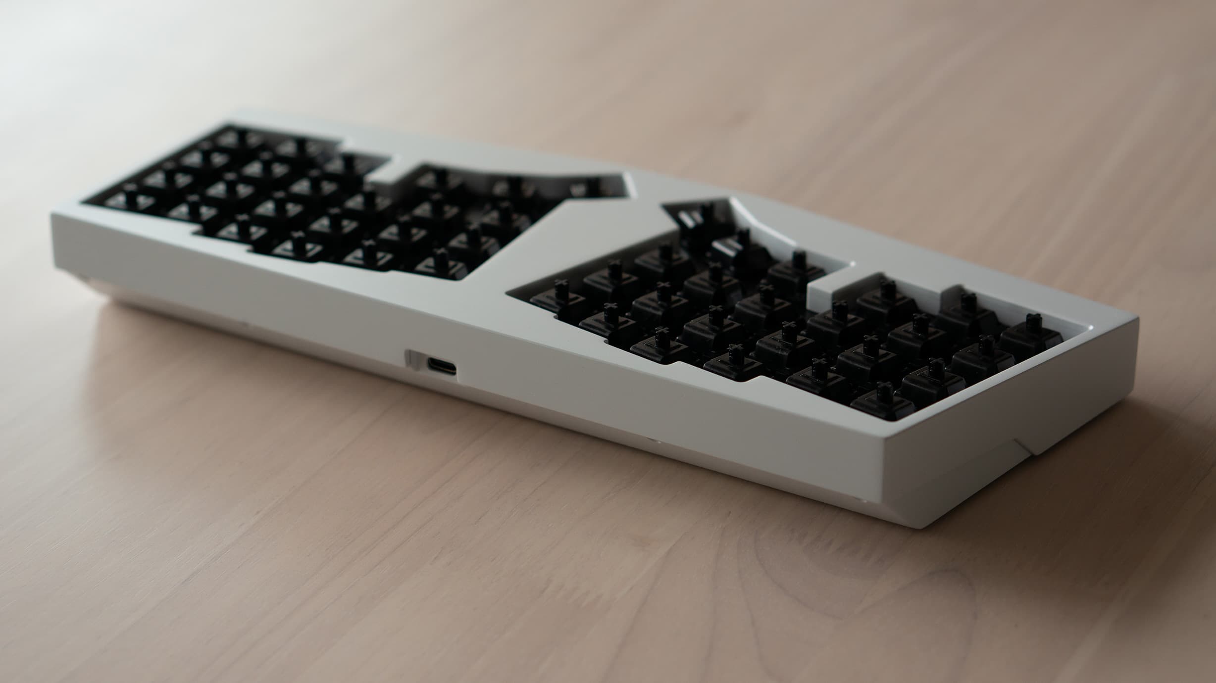 Cornelius - Gasket mounted 40% column staggered keyboard image 12