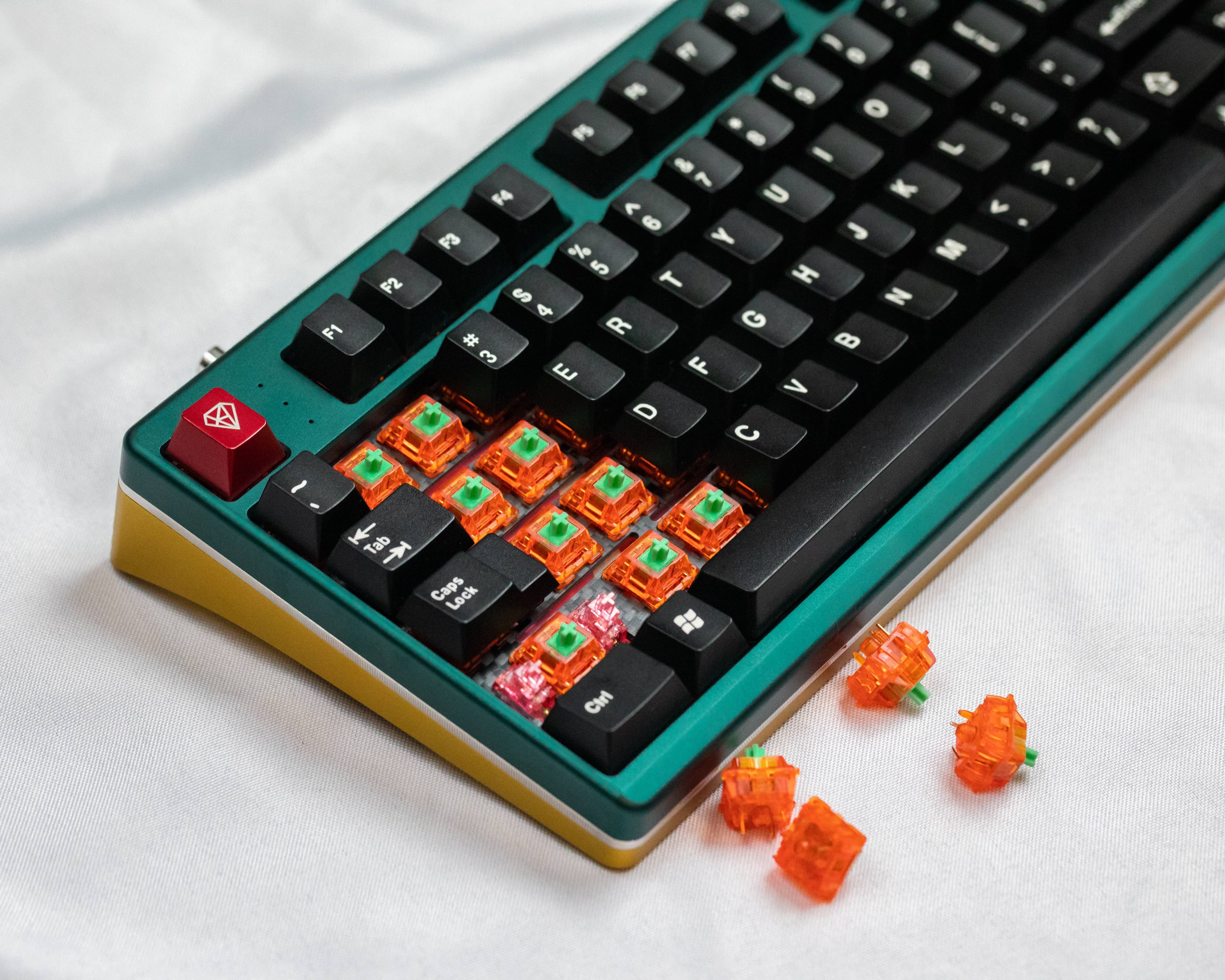 ZEUS Wireless TKL - New Badge and Deskmat Collab! image 8