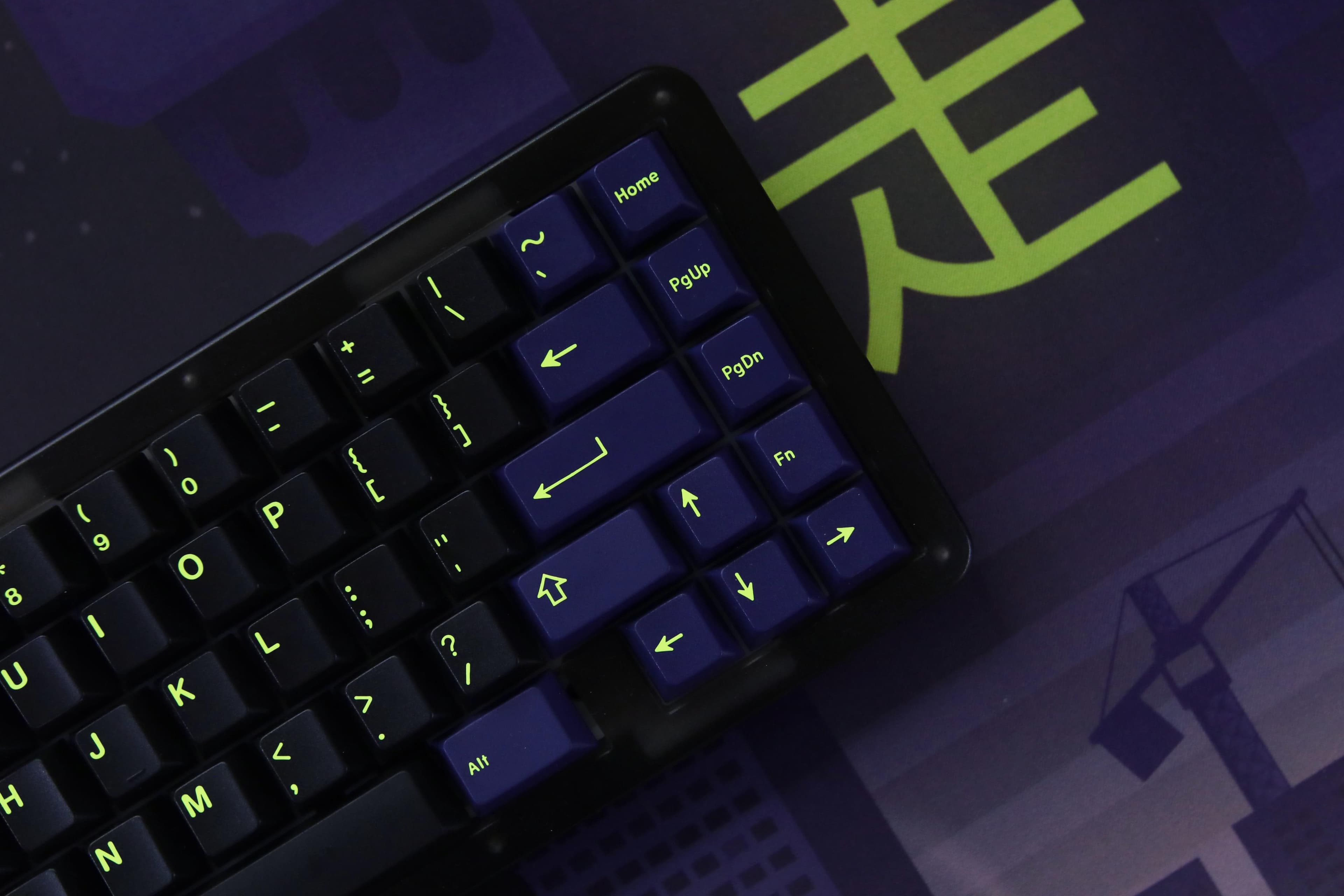 Squishee65 - an o-ring isolation mount 65% keyboard image 10