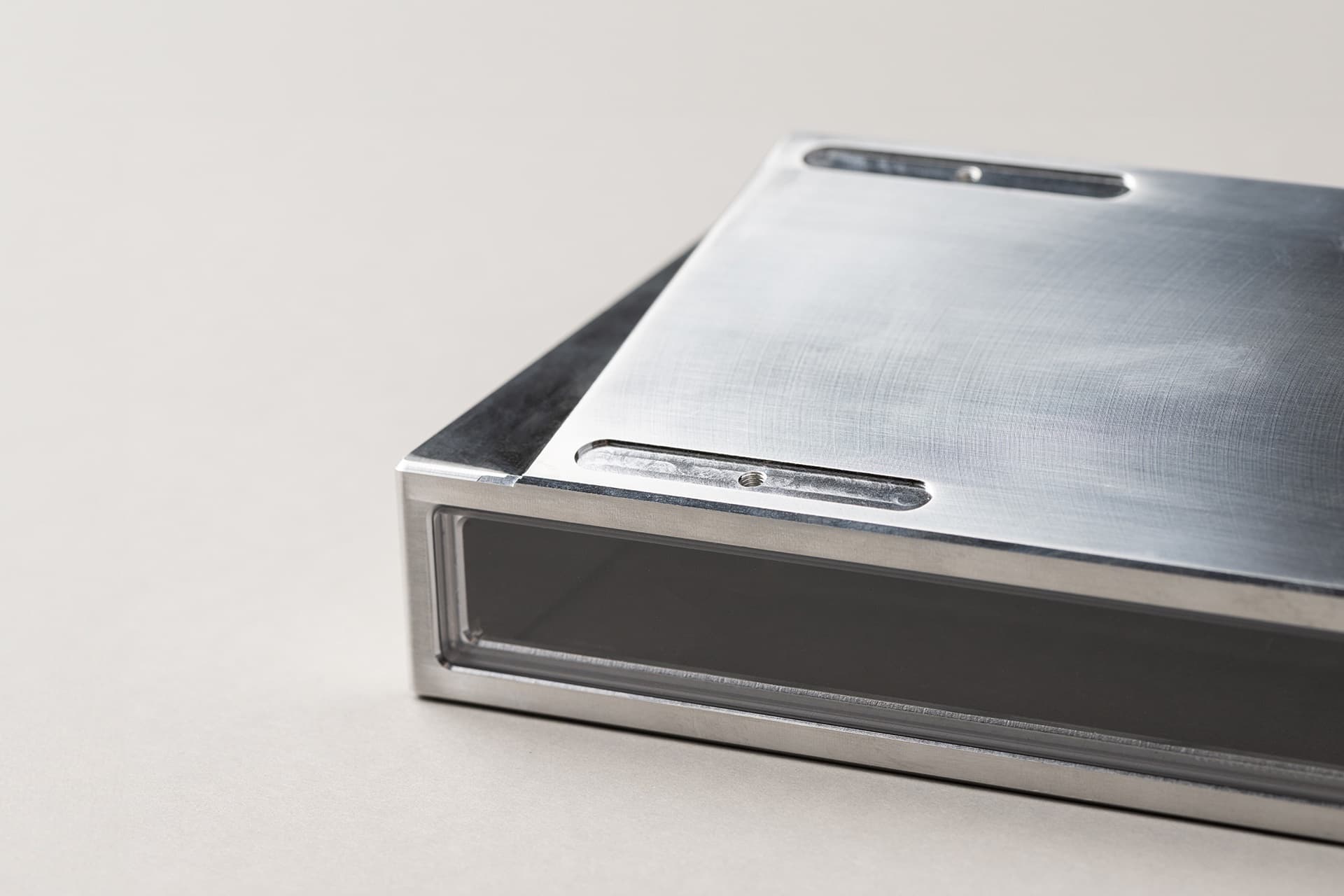 Atrium: A premium, multiple window artisan keycap display box image 10