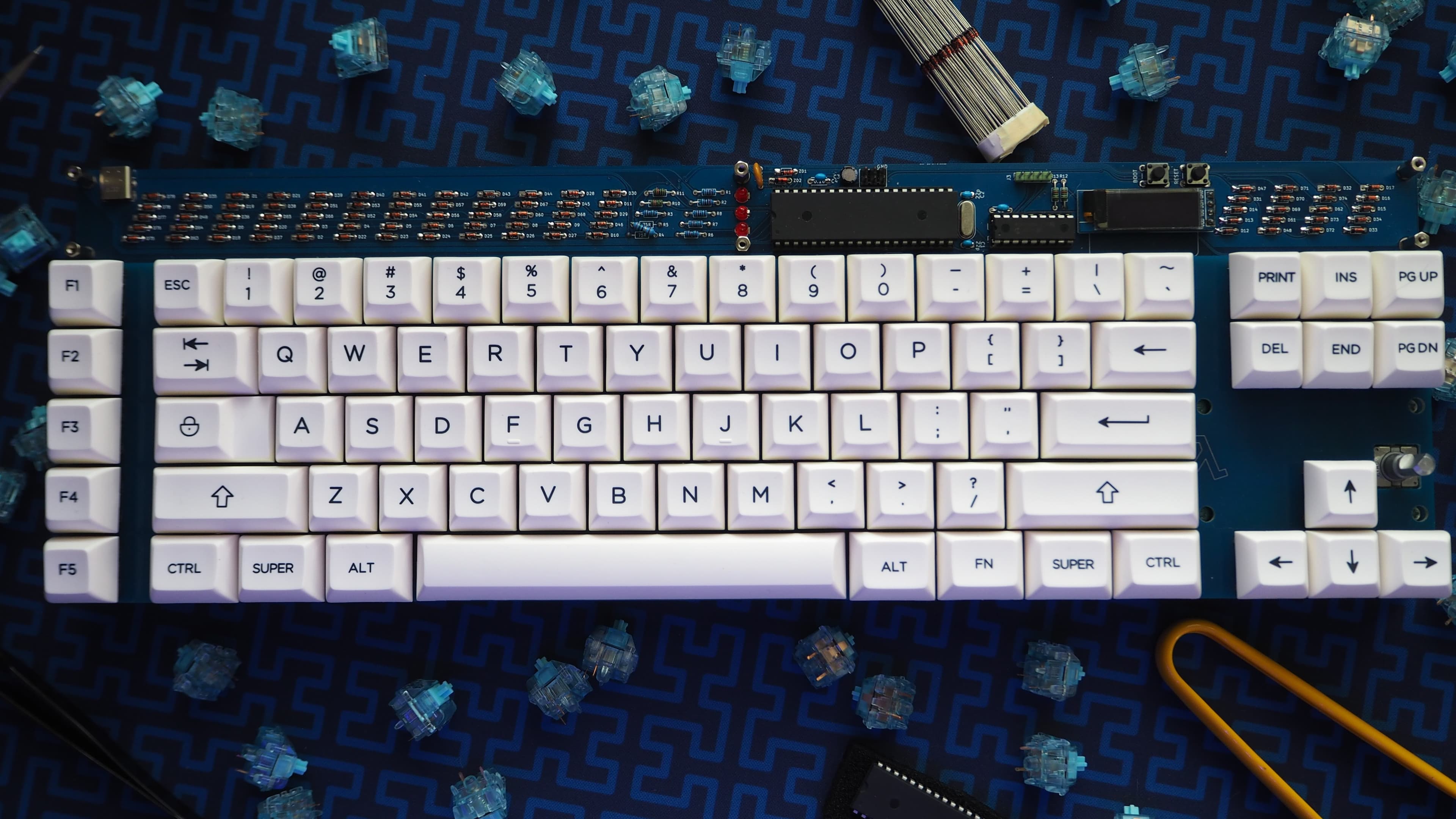 voidFRL - An FRL TKL Through Hole Kit | Now with split right shift support!