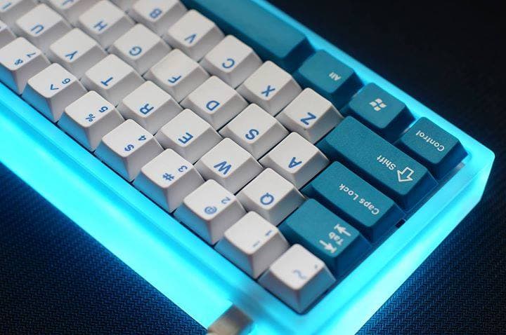 60% Feetless Acrylic Case