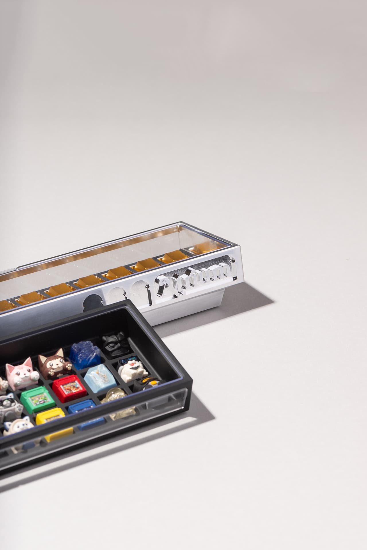 Atrium: A premium, multiple window artisan keycap display box image 11