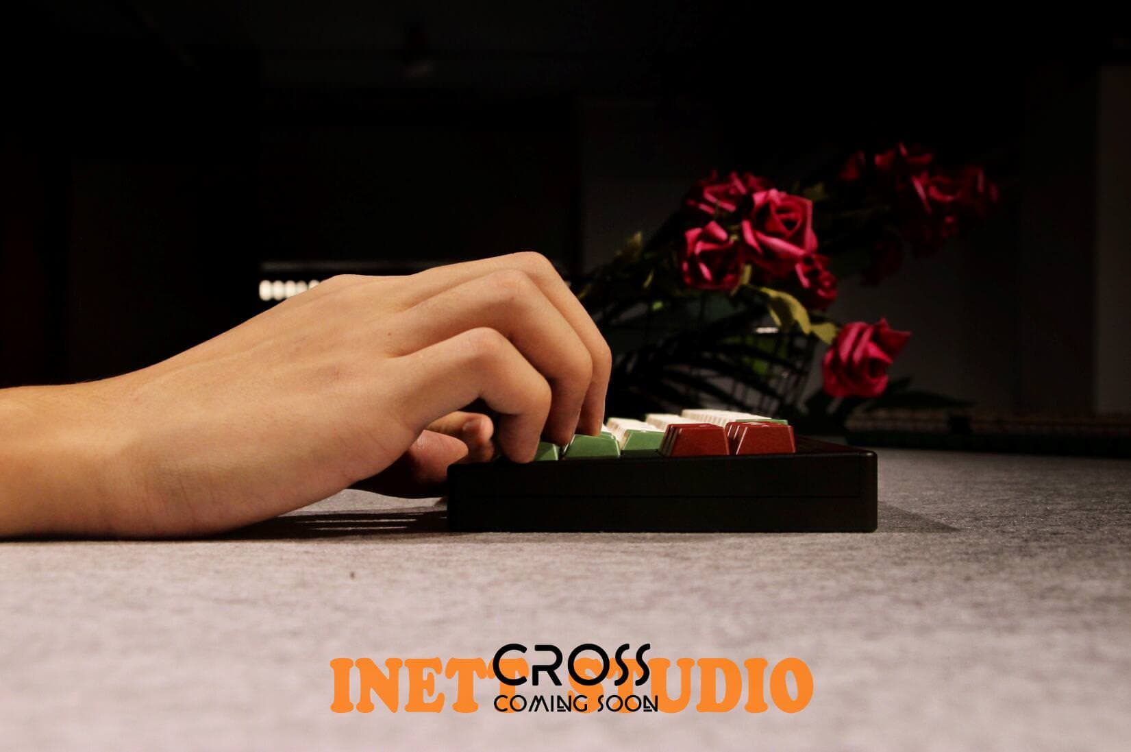 [I]NETT- CROSS 70% FRL keyboard (GB close)