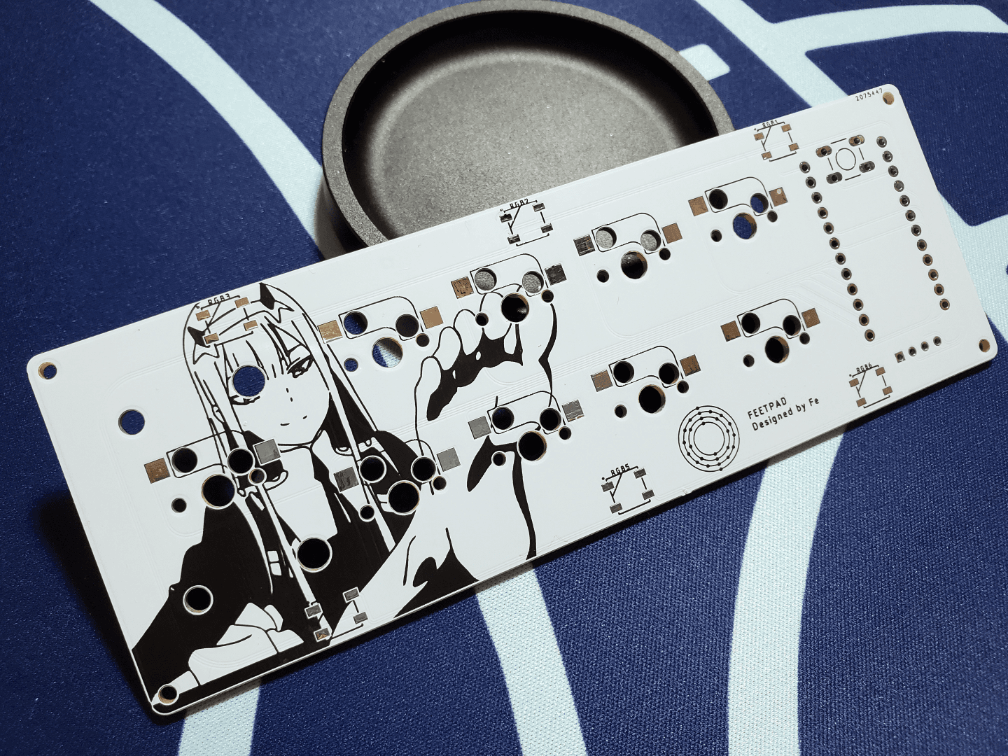 FEETPAD | Hotswap macropad with waifu feet and OLED! (Fulfilled!) image 2