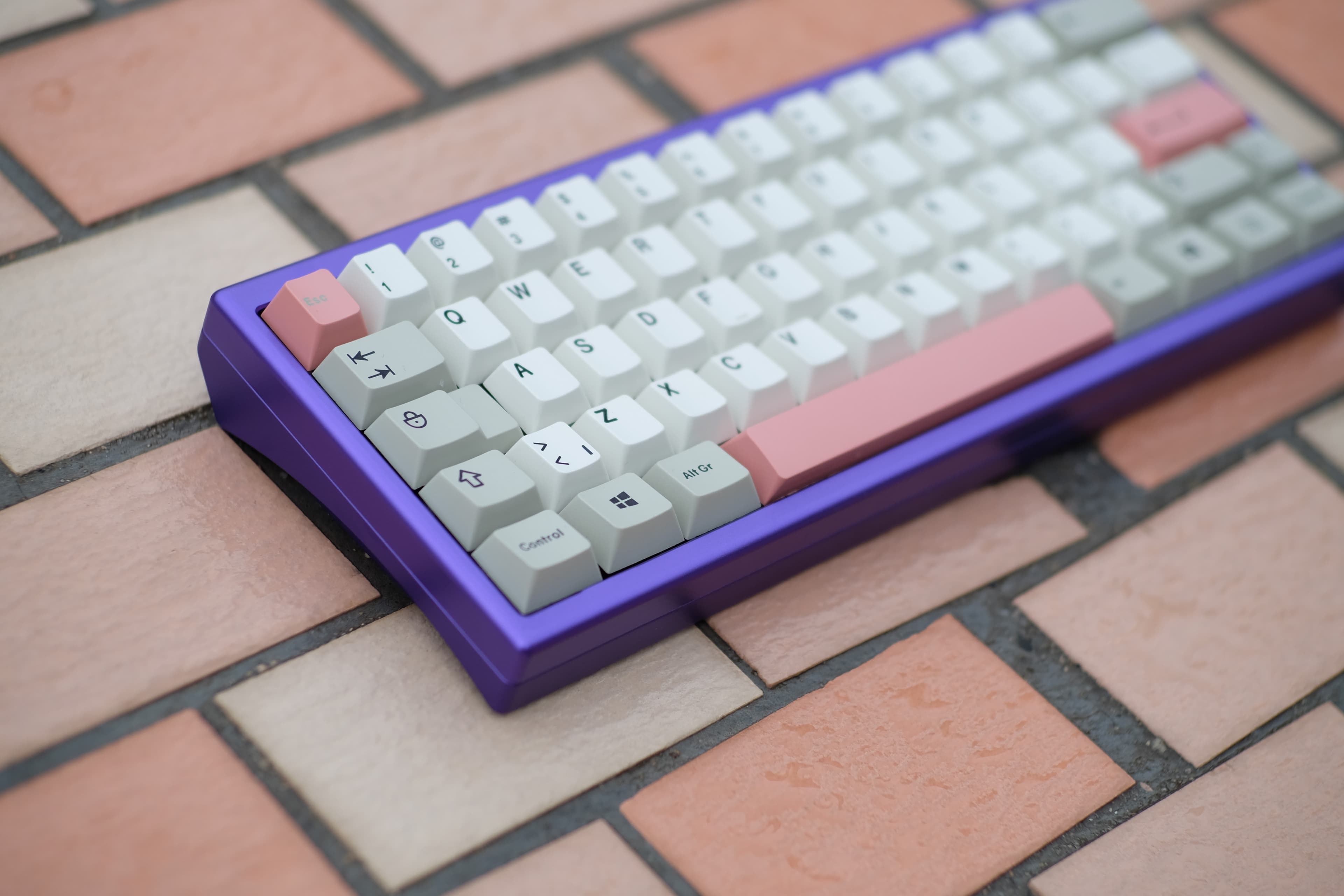 Reborn 60% keyborad (Shipping -check you eamil .) image 3