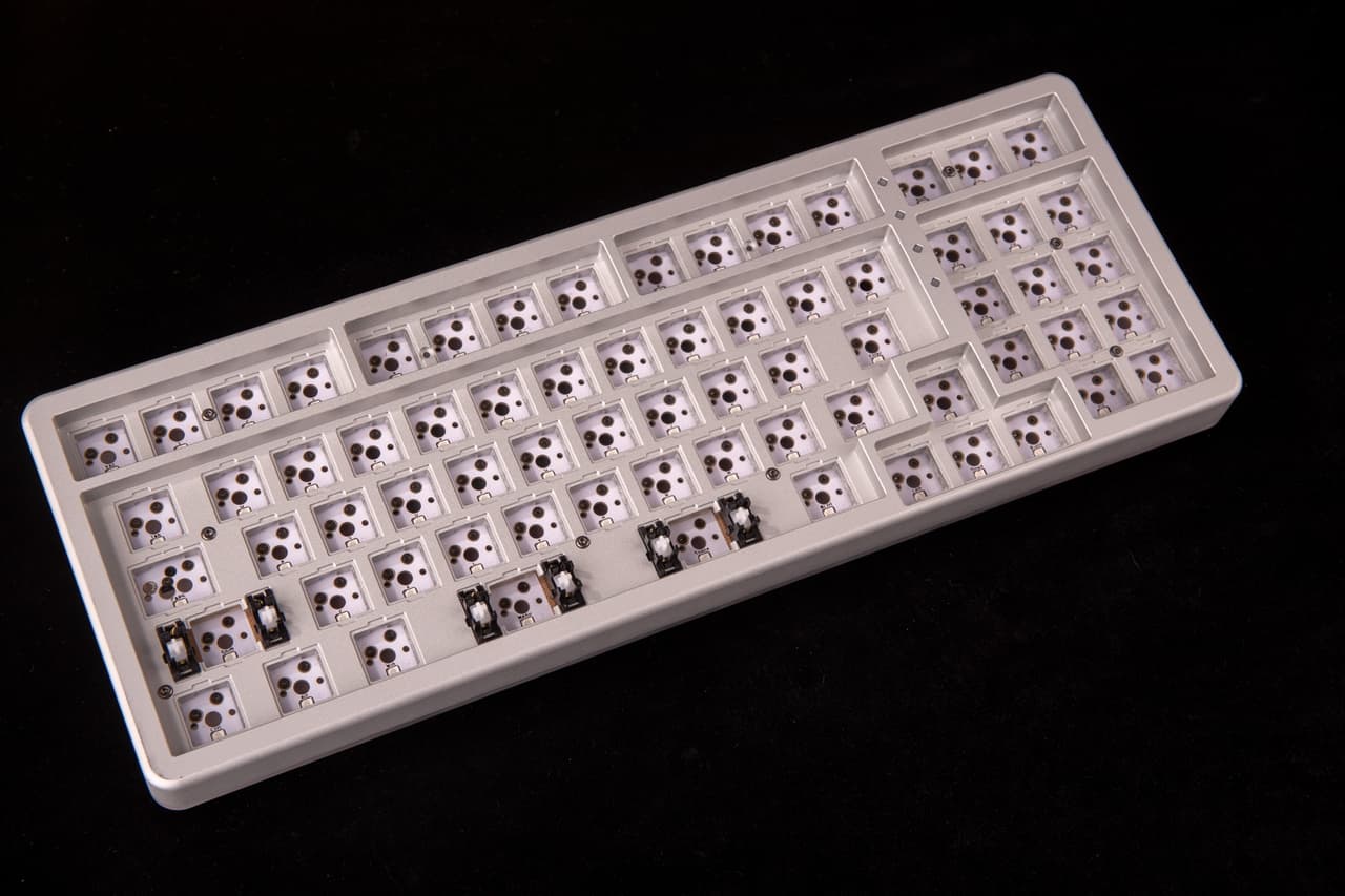 Xikii 1800MINI -- Compact bluetooth, fully rgb, hotswap keyboard! image 14