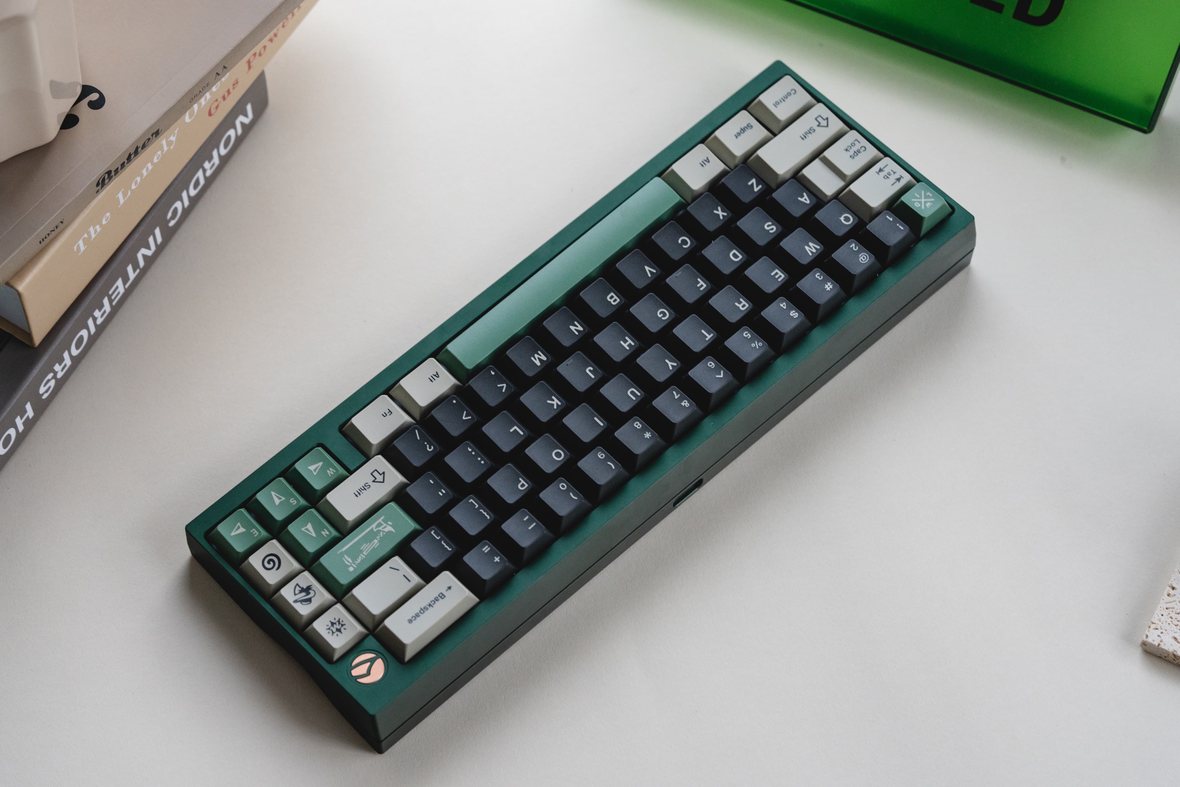 [IC2.0] The Secret - A 65% board with dual-sided weight image 2