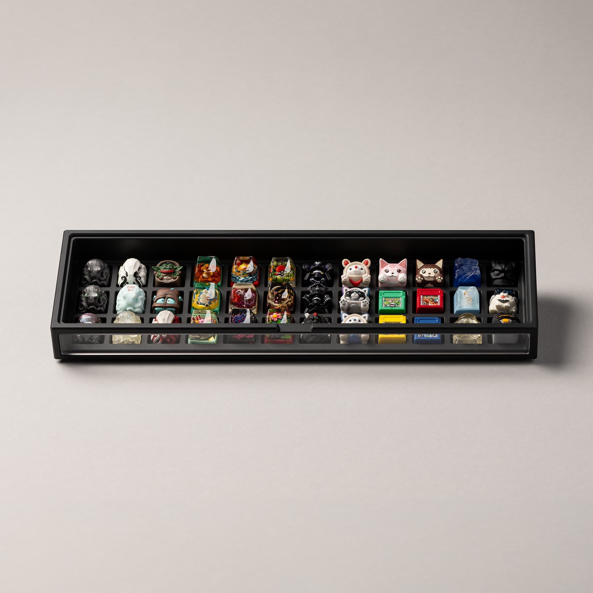 Atrium: A premium, multiple window artisan keycap display box image 4