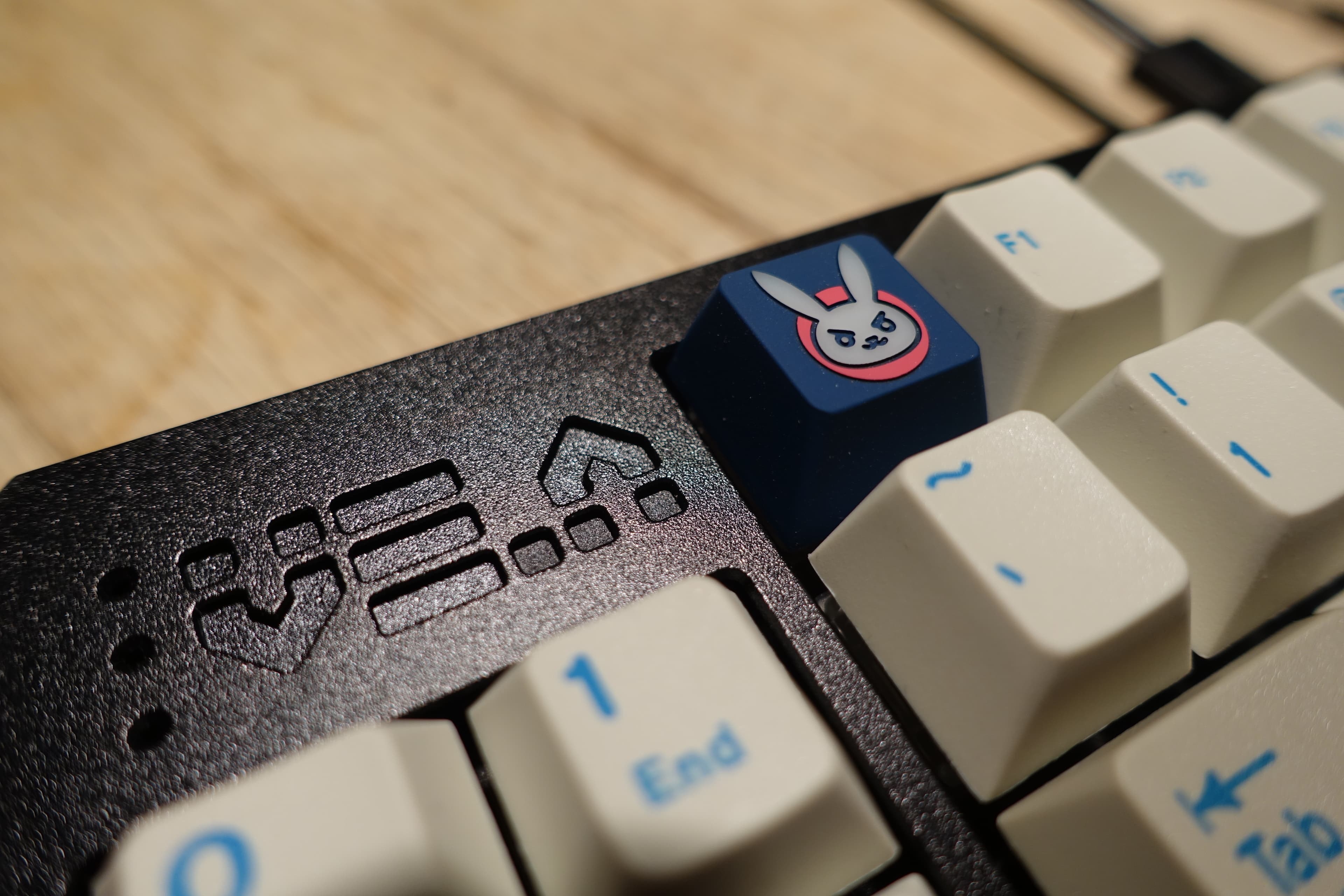 Multi-Color Three Beeline Keycaps image 6