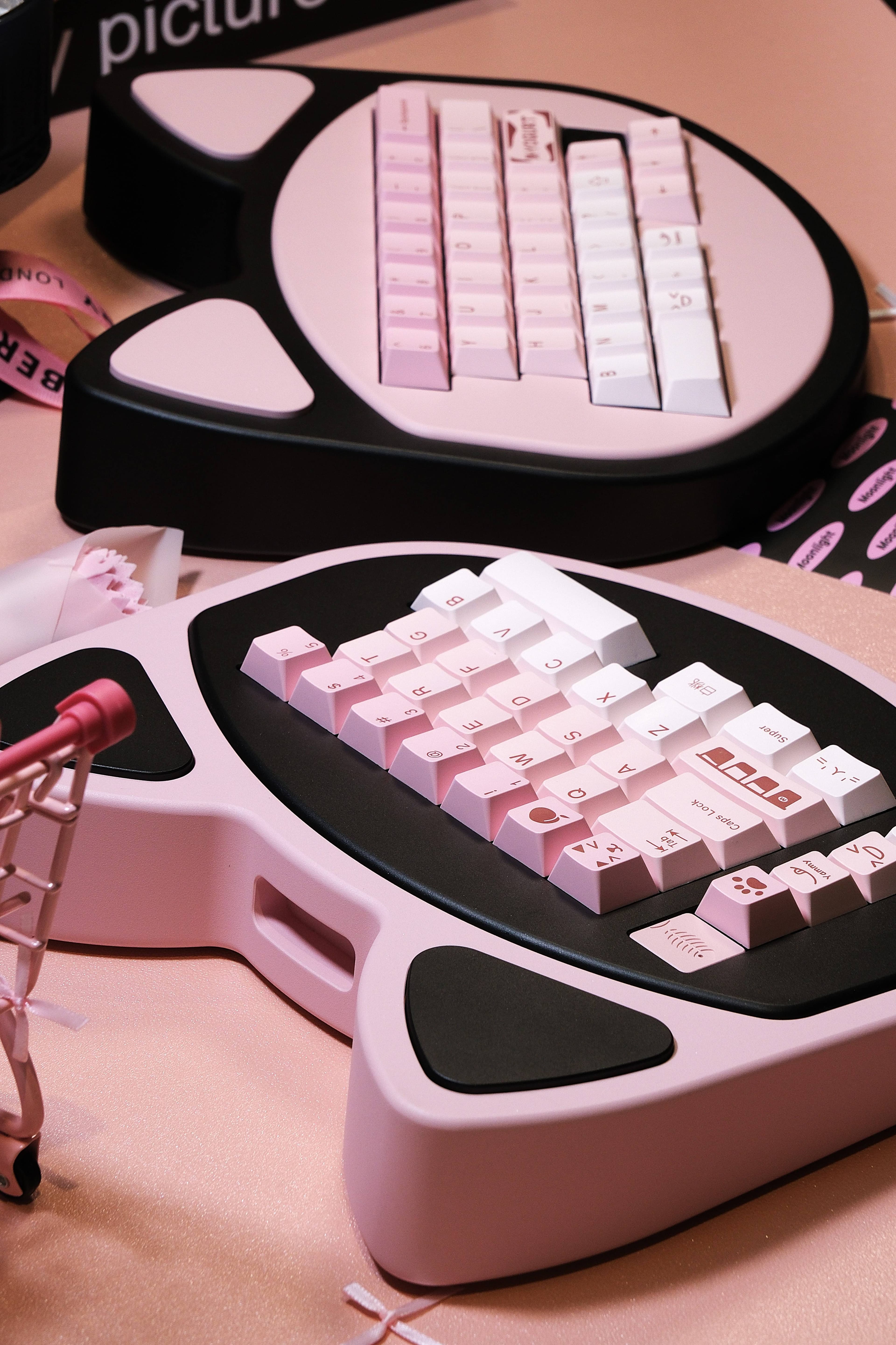 SplittyKitty - A Cat-Themed 65% Split Keyboard !GB IS LIVE!