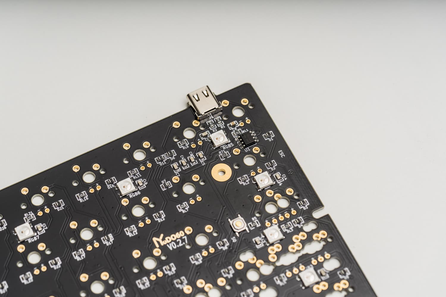 DO60 60% PCB RGB Underglow w/ Split Spacebar & Arrows