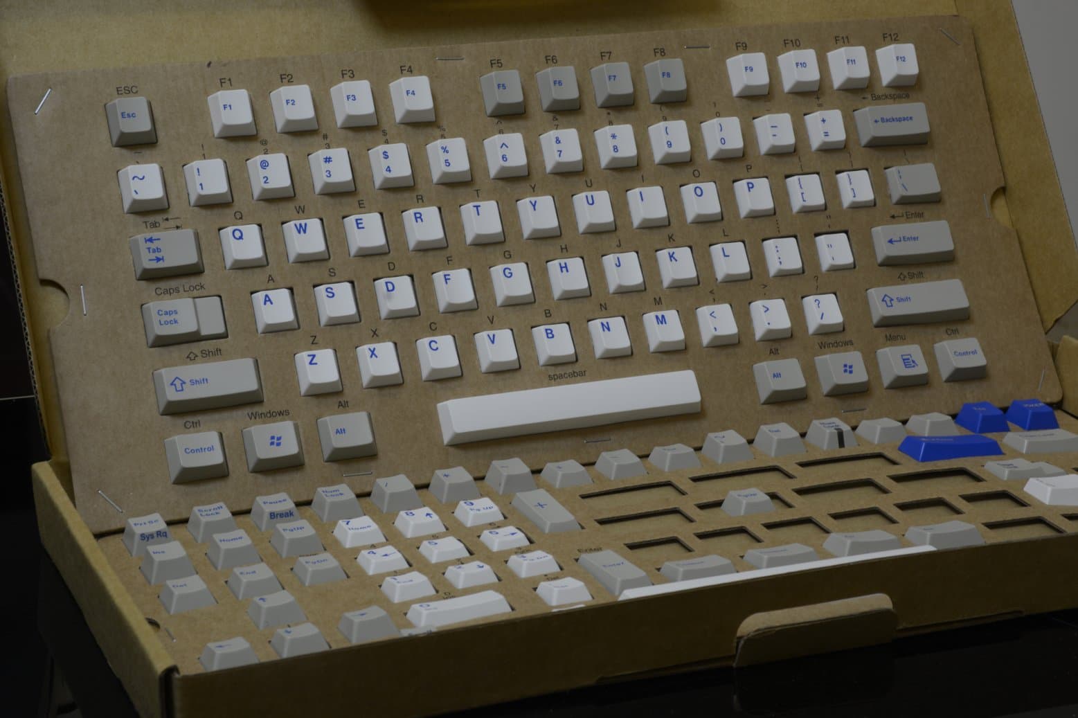 GMK Red Alert & Olivetti [OVER!]