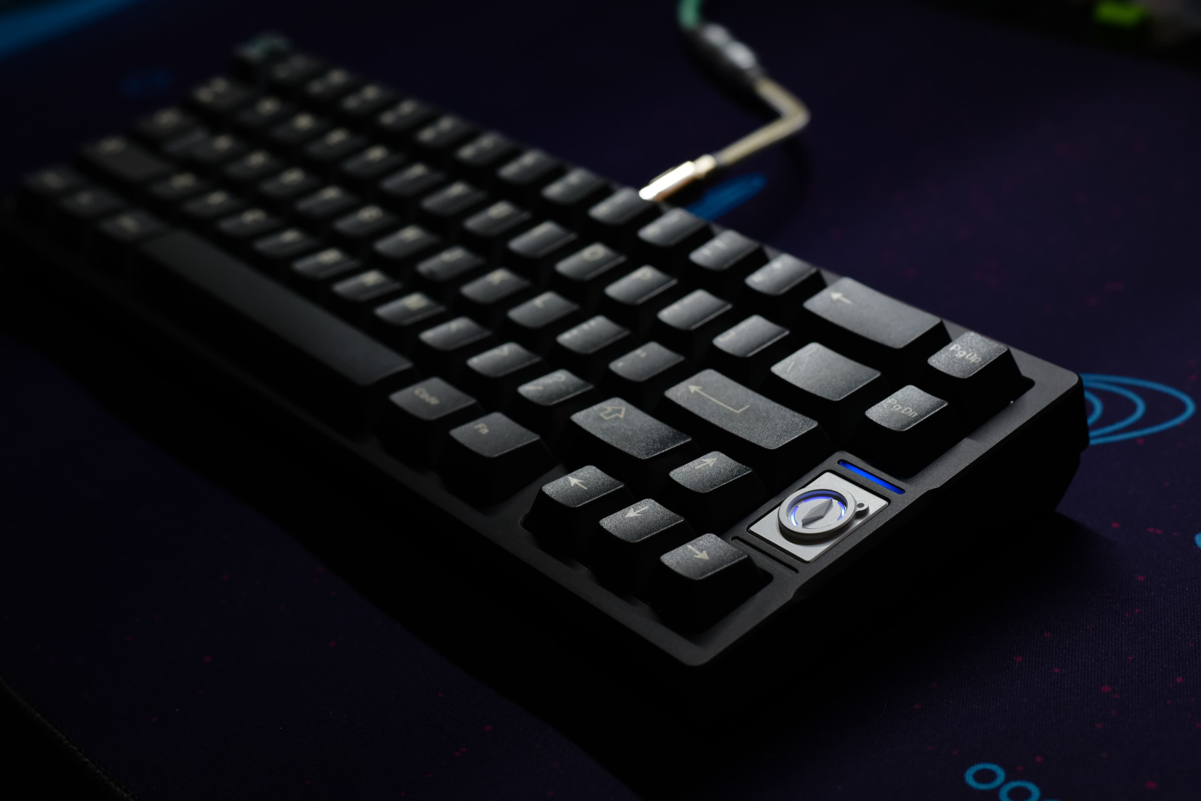 Think6.5 V2 - Gasket 65% Keyboard // Completed image 8