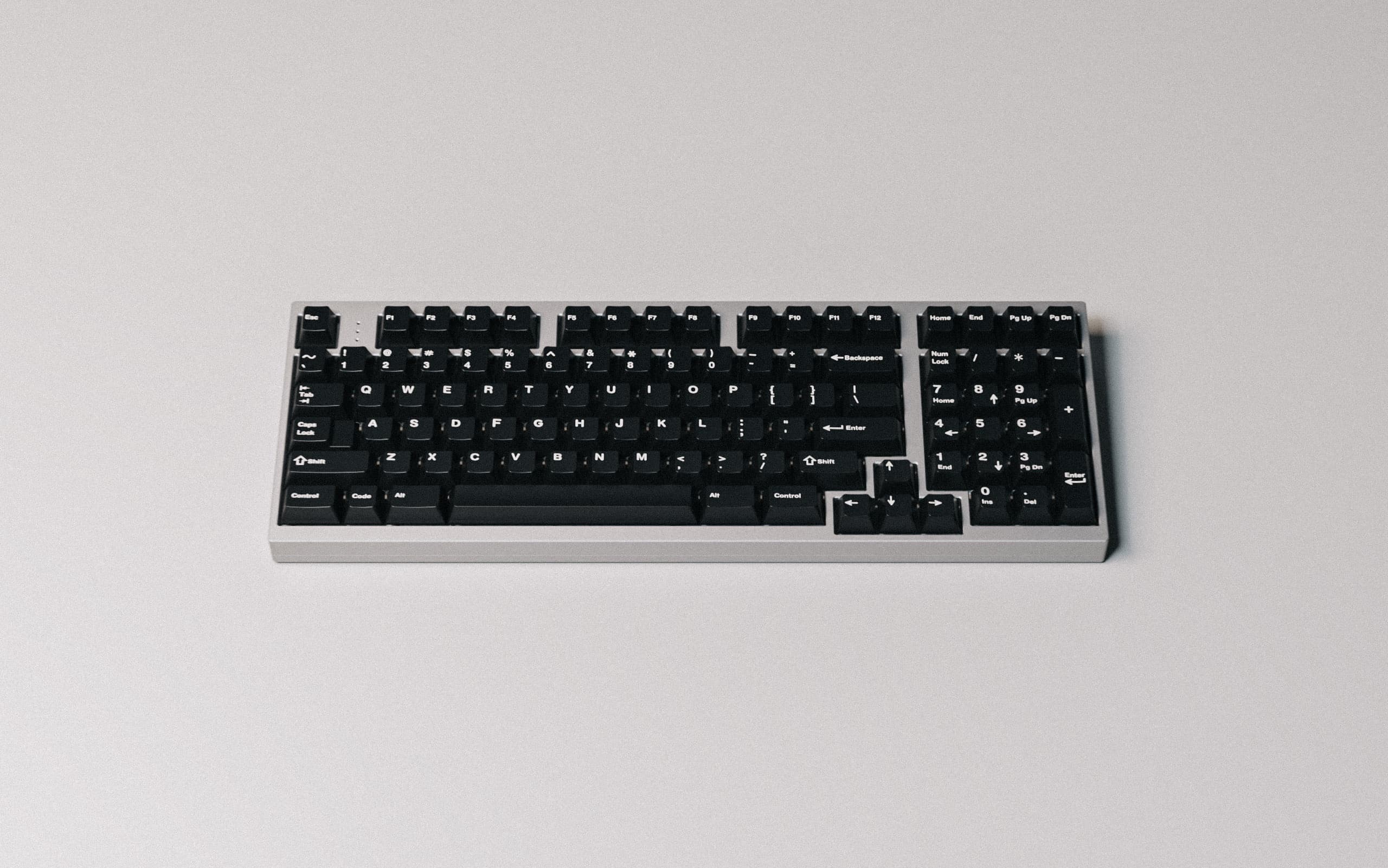 825 - a simple 1800 office keyboard (EU/NA/Asia/AU vendors added)