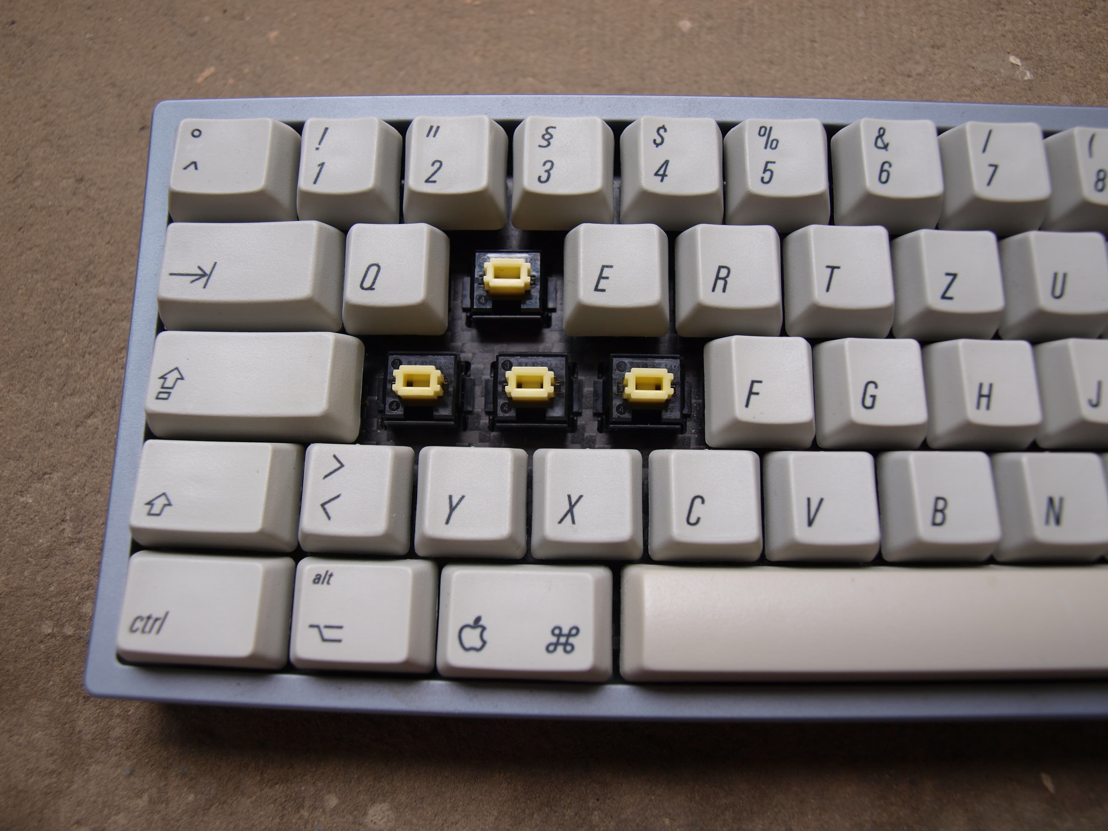 Borsdorf: a 66% keyboard for Alps switches and Apple M3501 ISO keycaps image 15