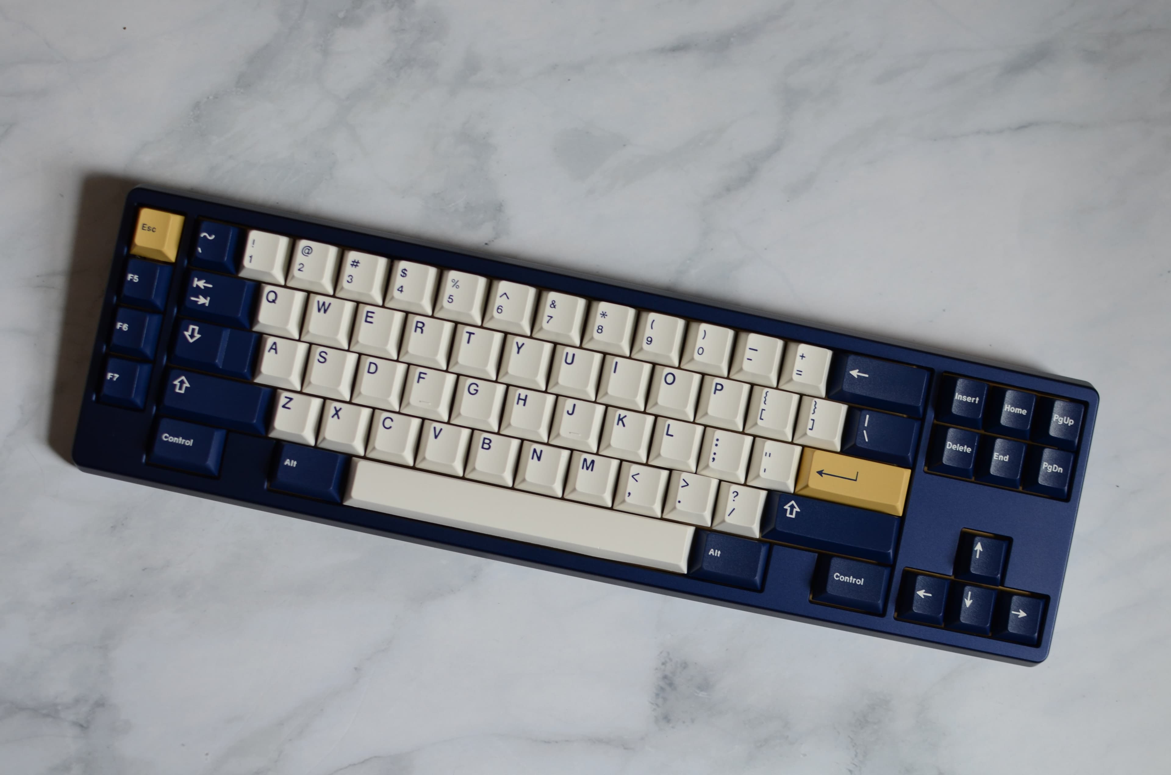 Onyx - FRL TKL with a macro column image 12