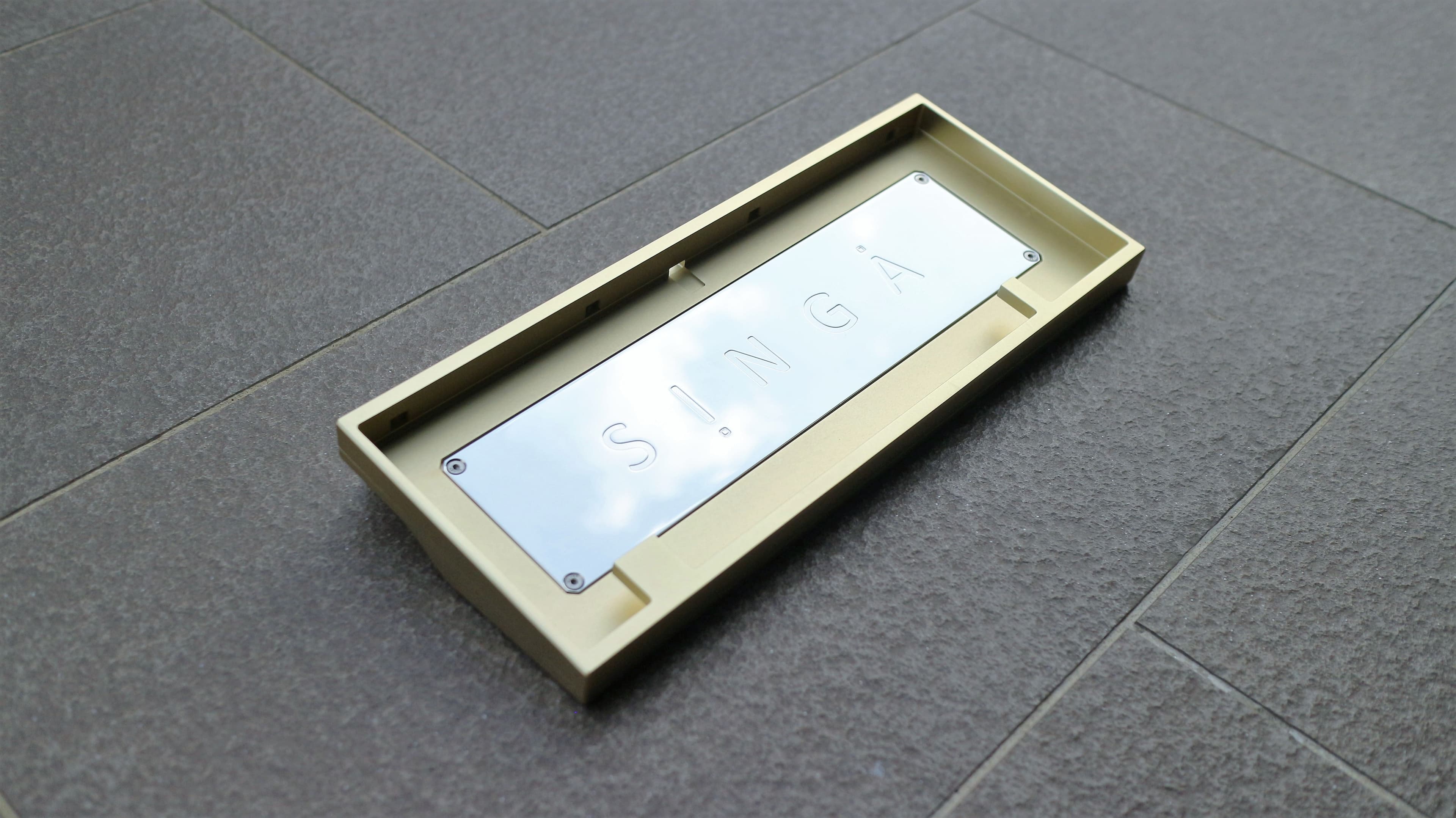 SINGA R2. http://singakbd.com. (COMPLETED) Extras on website.