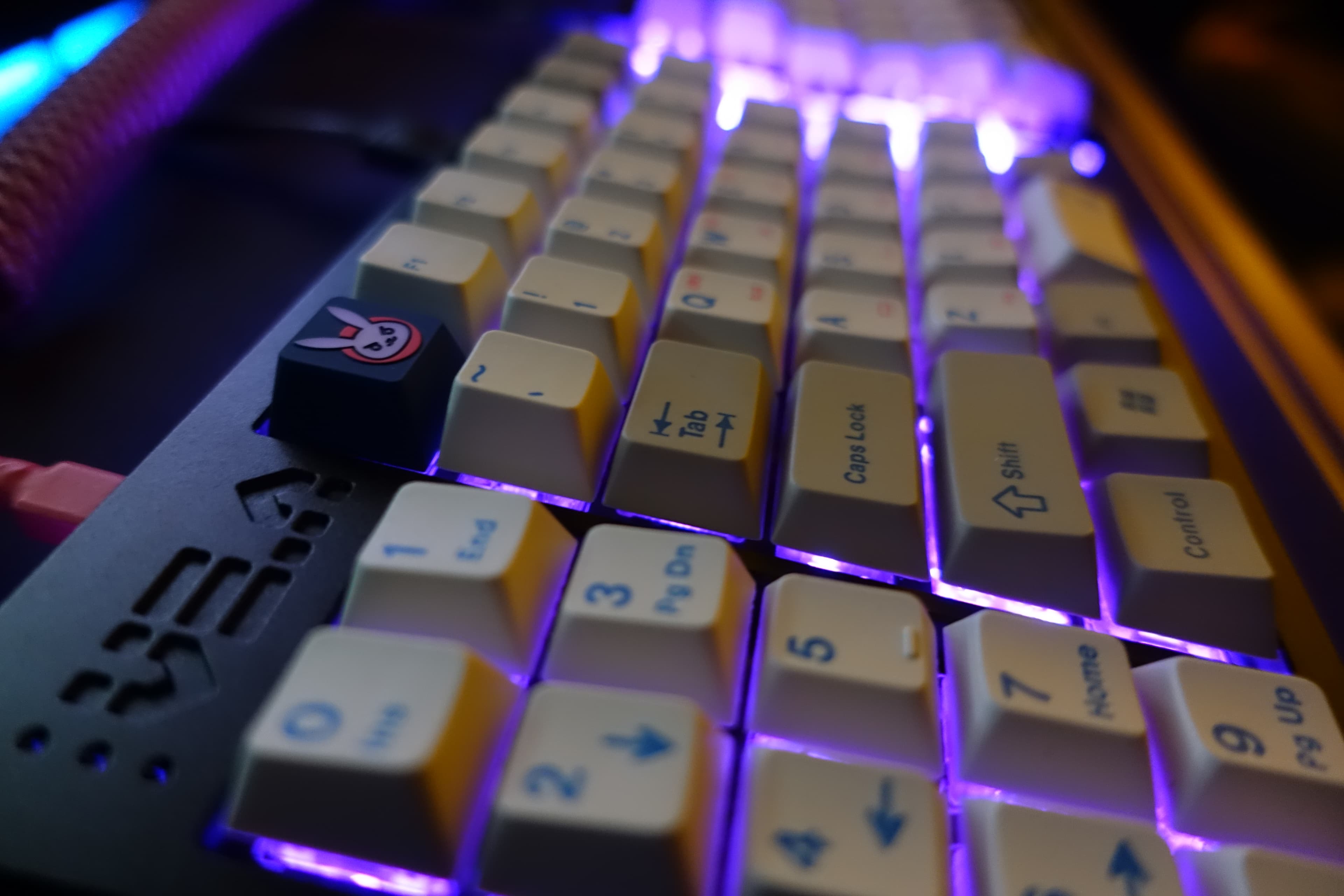Multi-Color Three Beeline Keycaps image 7