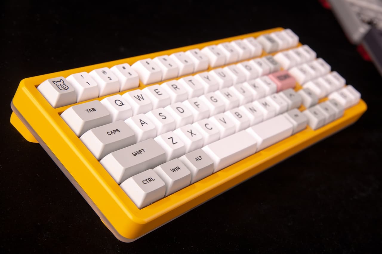 Xikii 1800MINI -- Compact bluetooth, fully rgb, hotswap keyboard! image 8